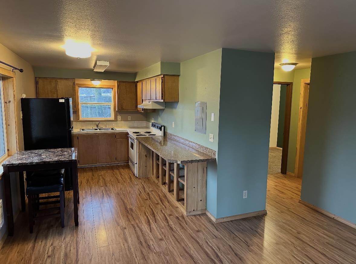 645 S Larch St - Photo 6