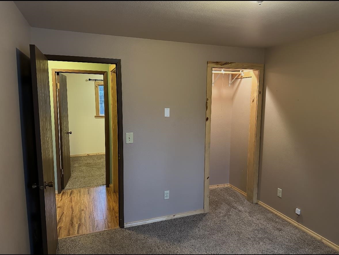 645 S Larch St - Photo 9
