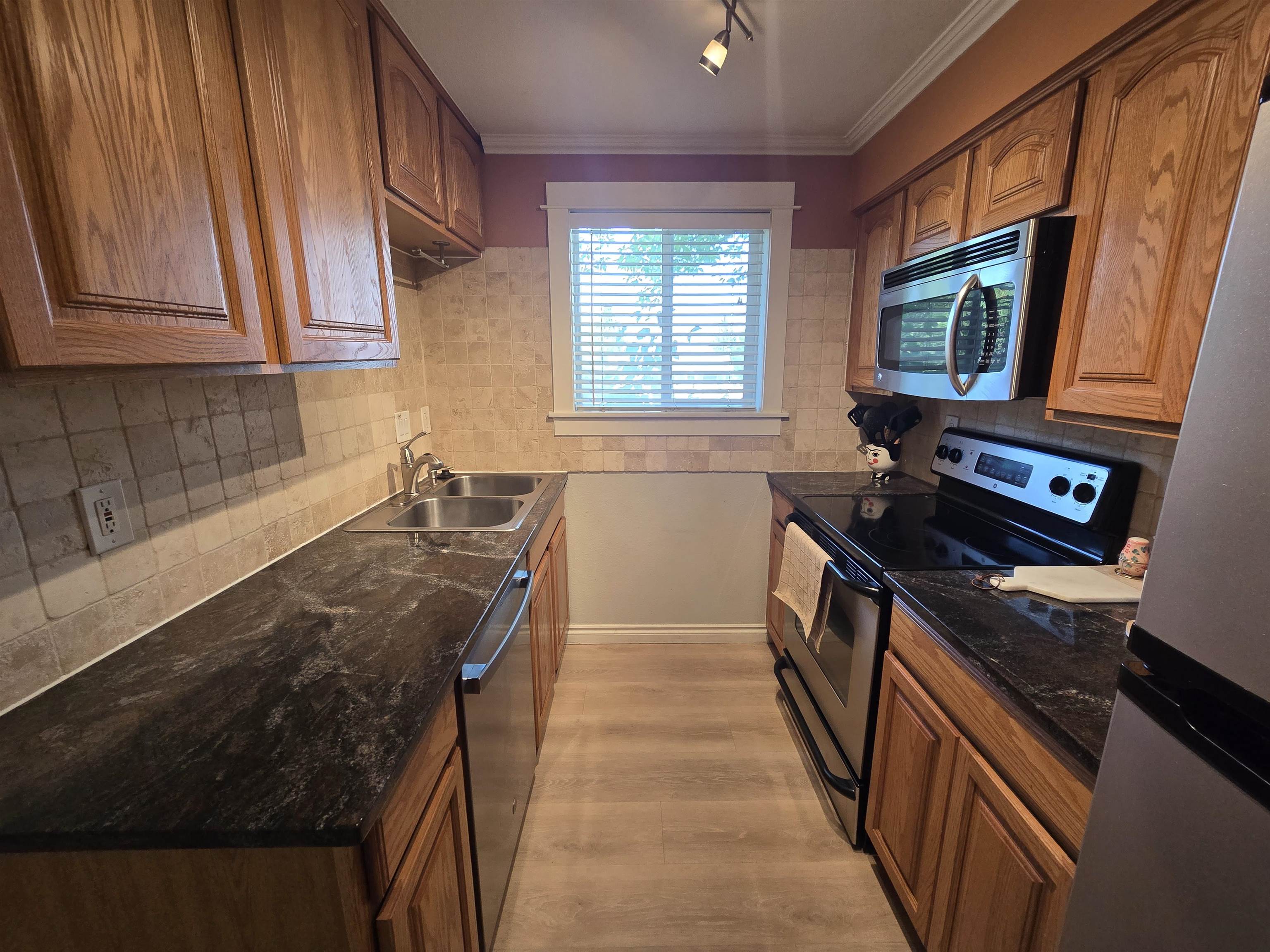 837 S Cowley St - Photo 9