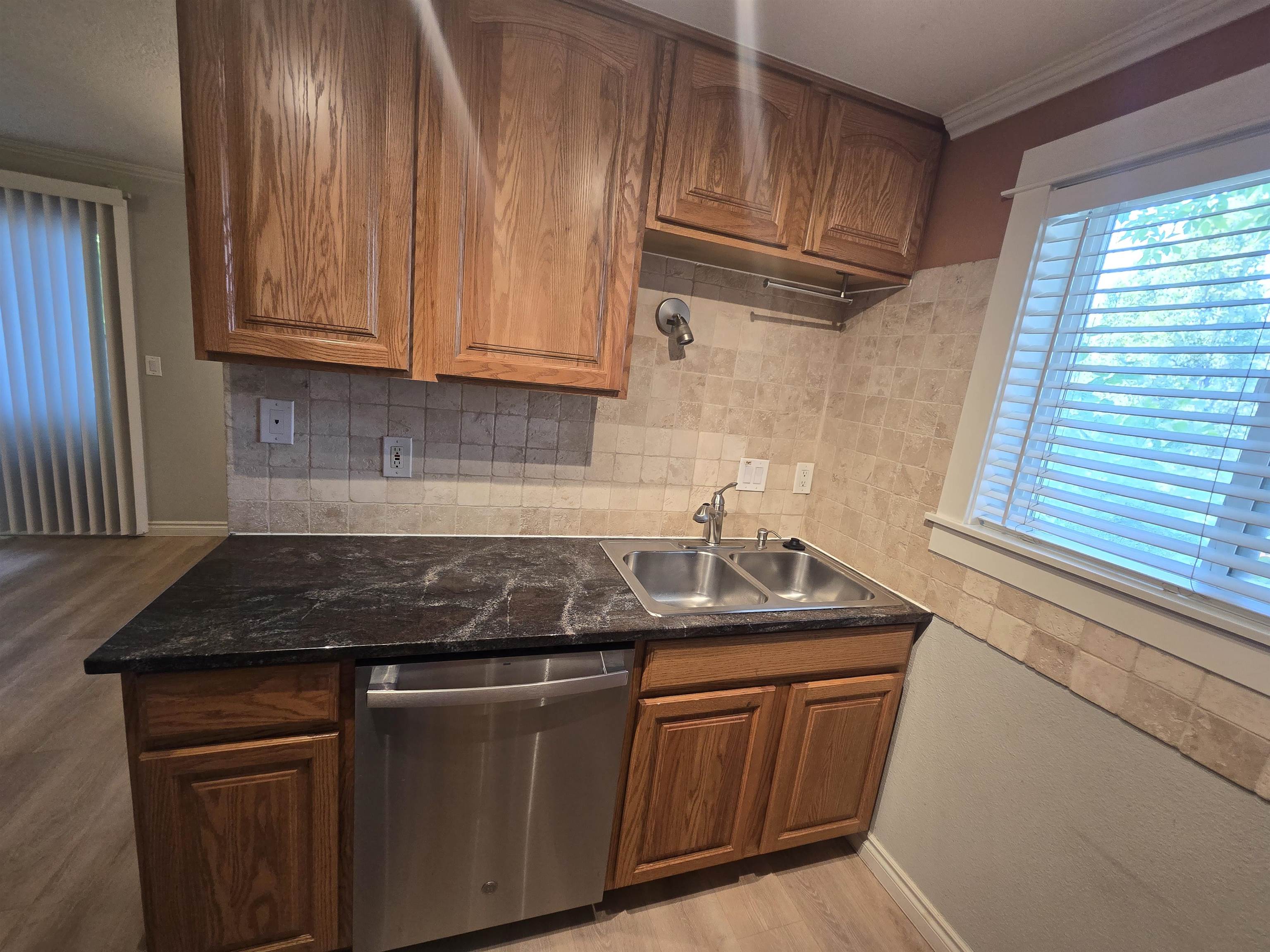 837 S Cowley St - Photo 8