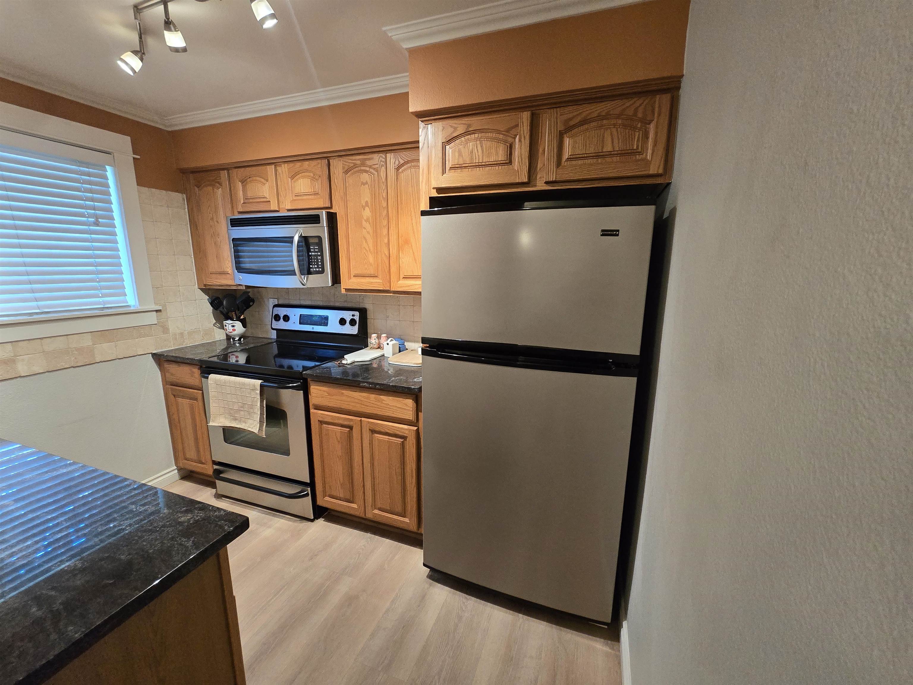 837 S Cowley St - Photo 10