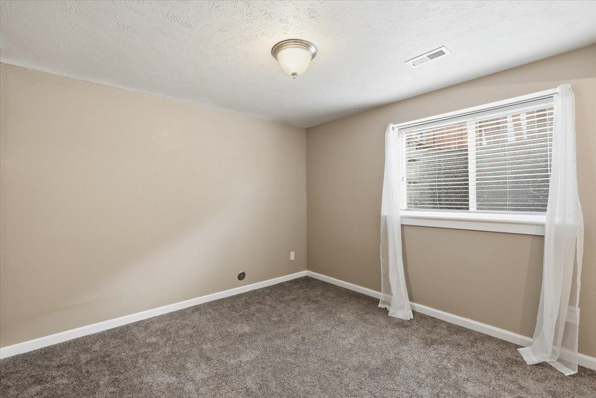 7807 N H St - Photo 25