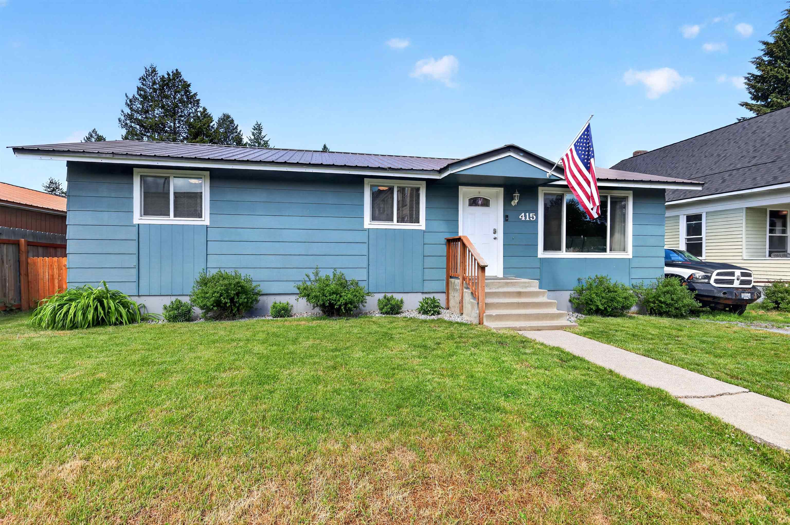 415 S Scott Ave - Photo 1