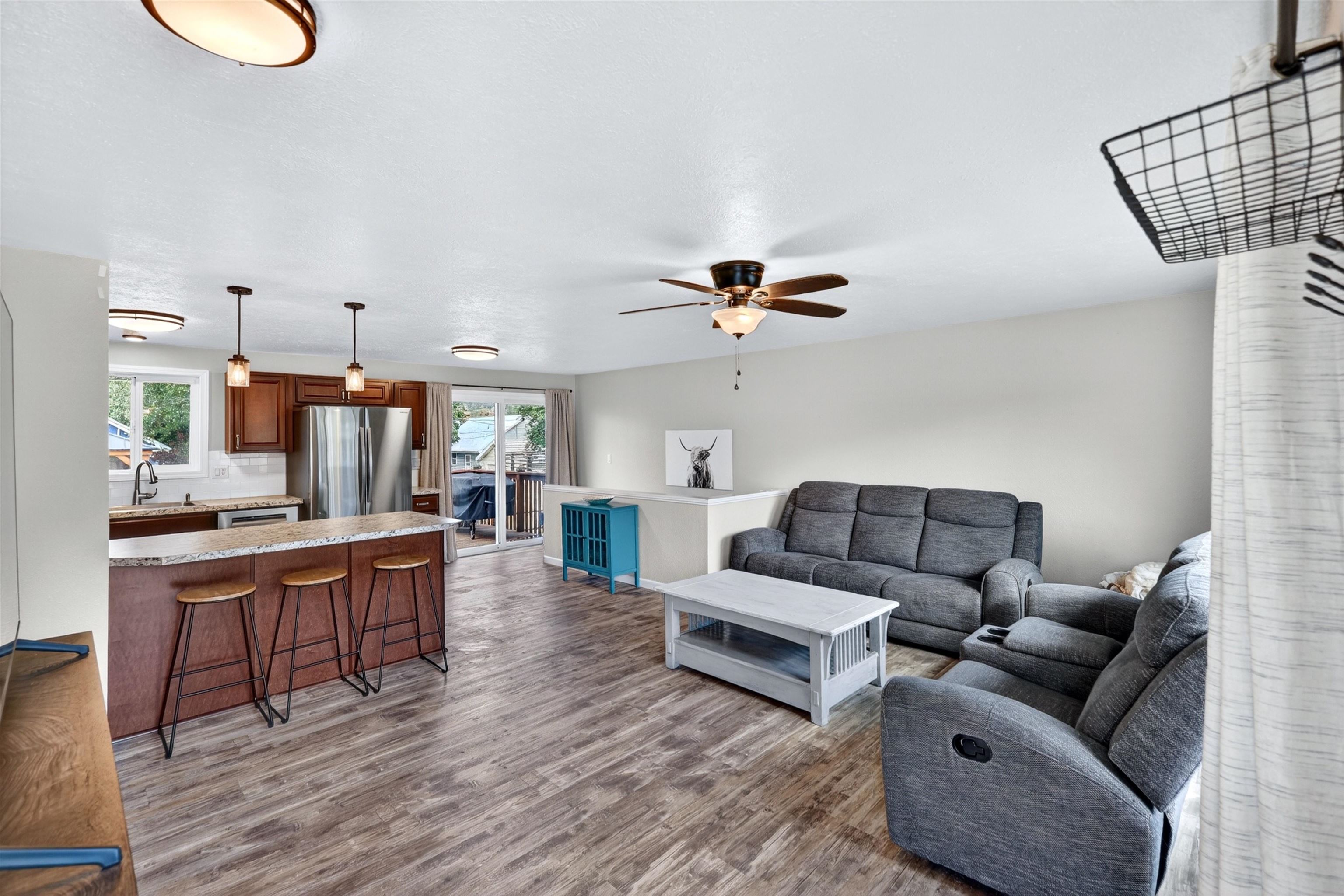 415 S Scott Ave - Photo 3