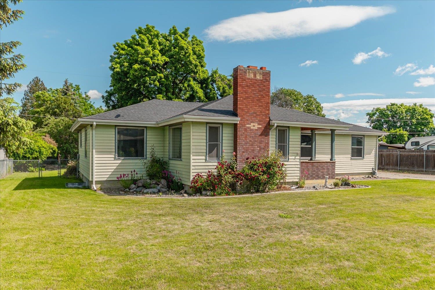 8121 E Marietta Ave - Photo 1