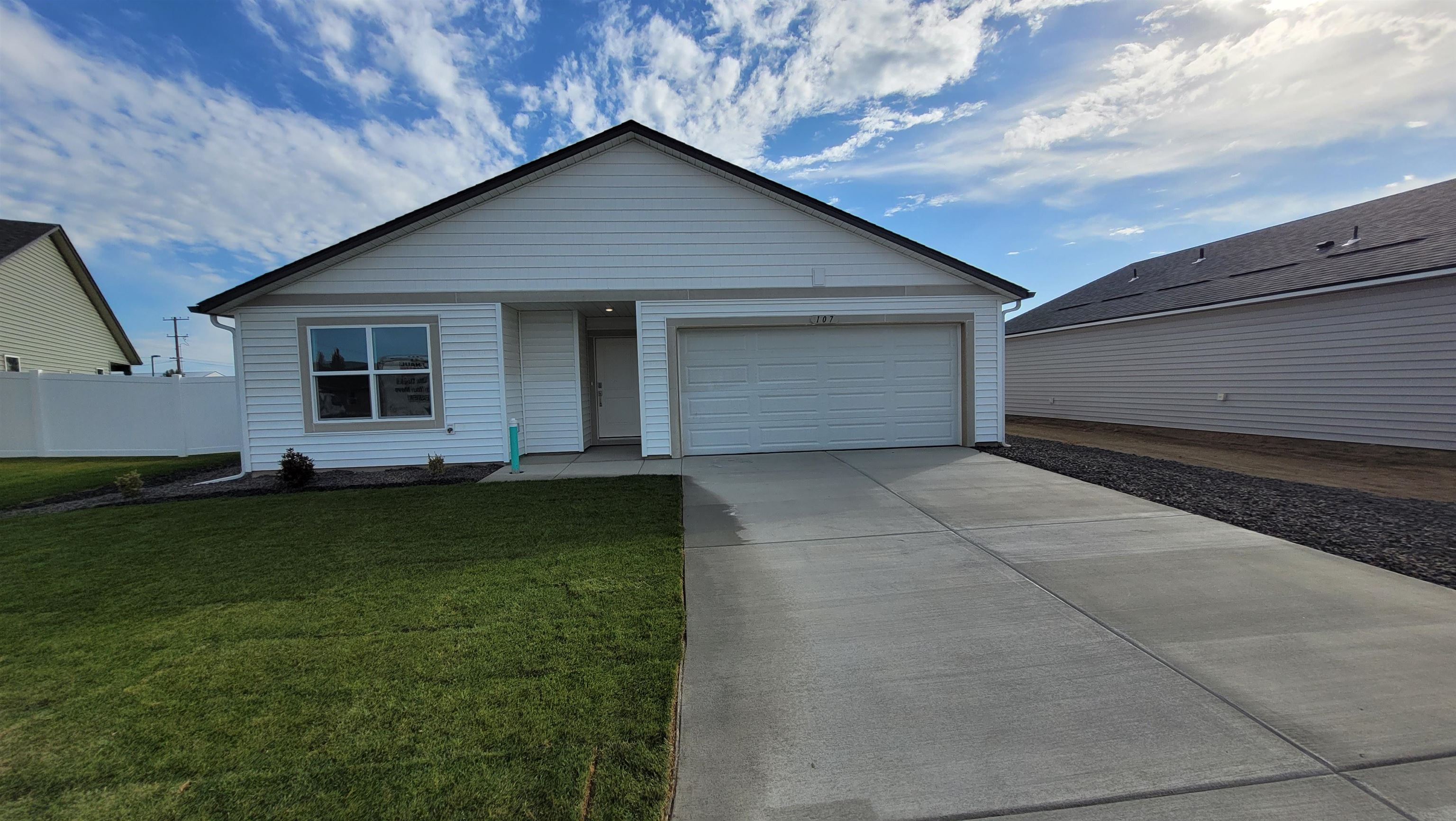 1013 E L St - Photo 1