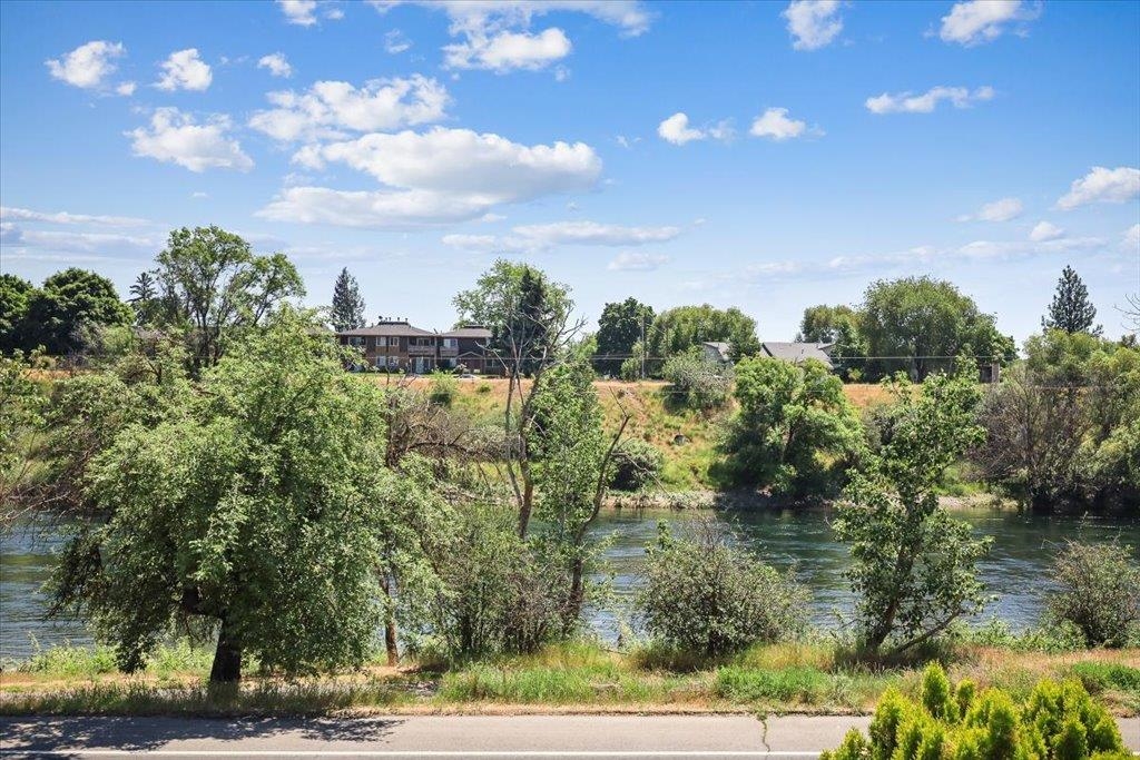 2121 E Upriver Dr - Photo 25