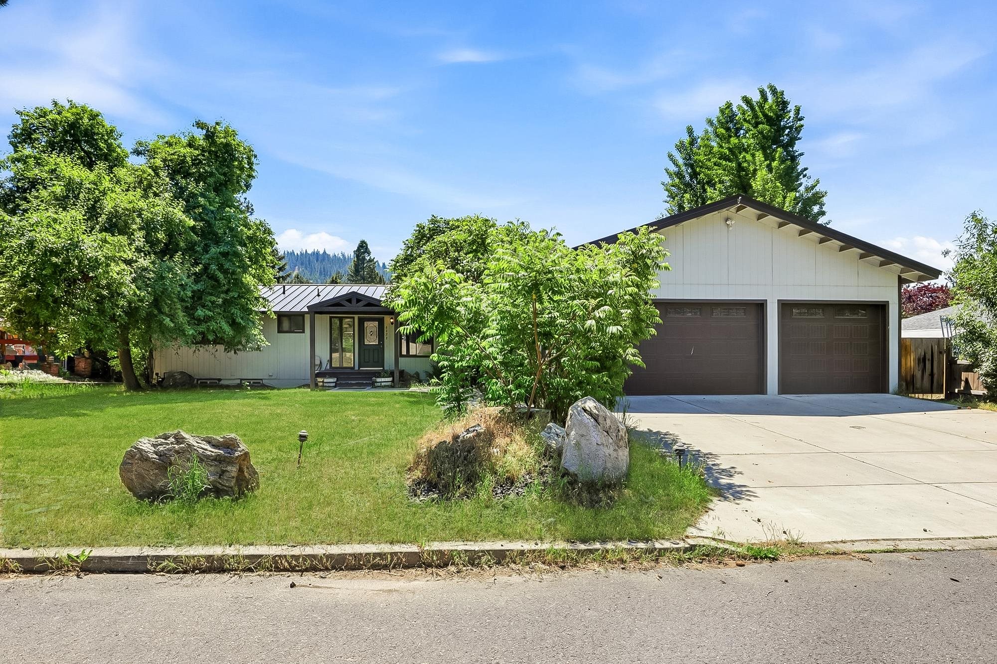 6422 E 17th Ave - Photo 2