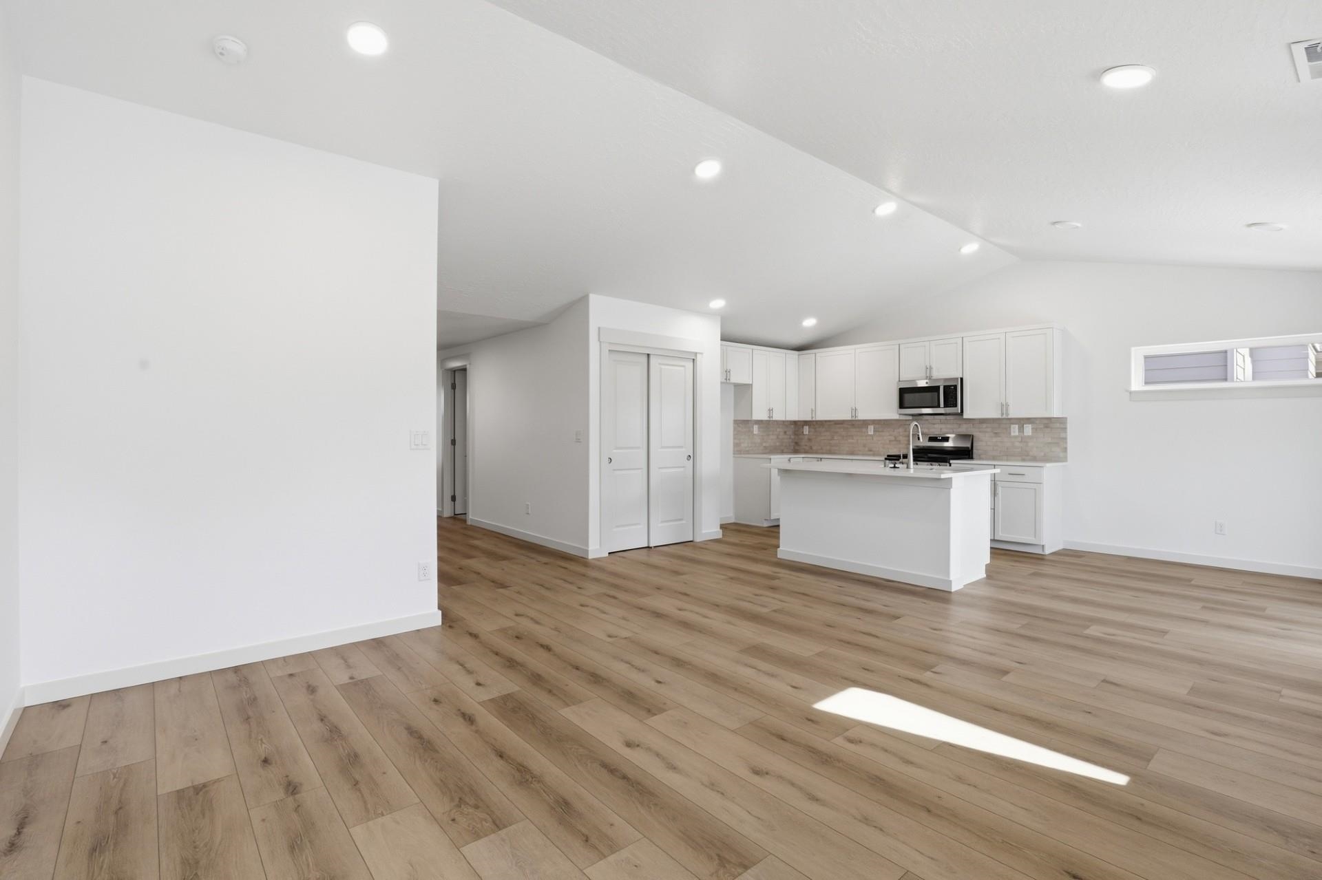 5323 N Ainsworth Ln - Photo 8