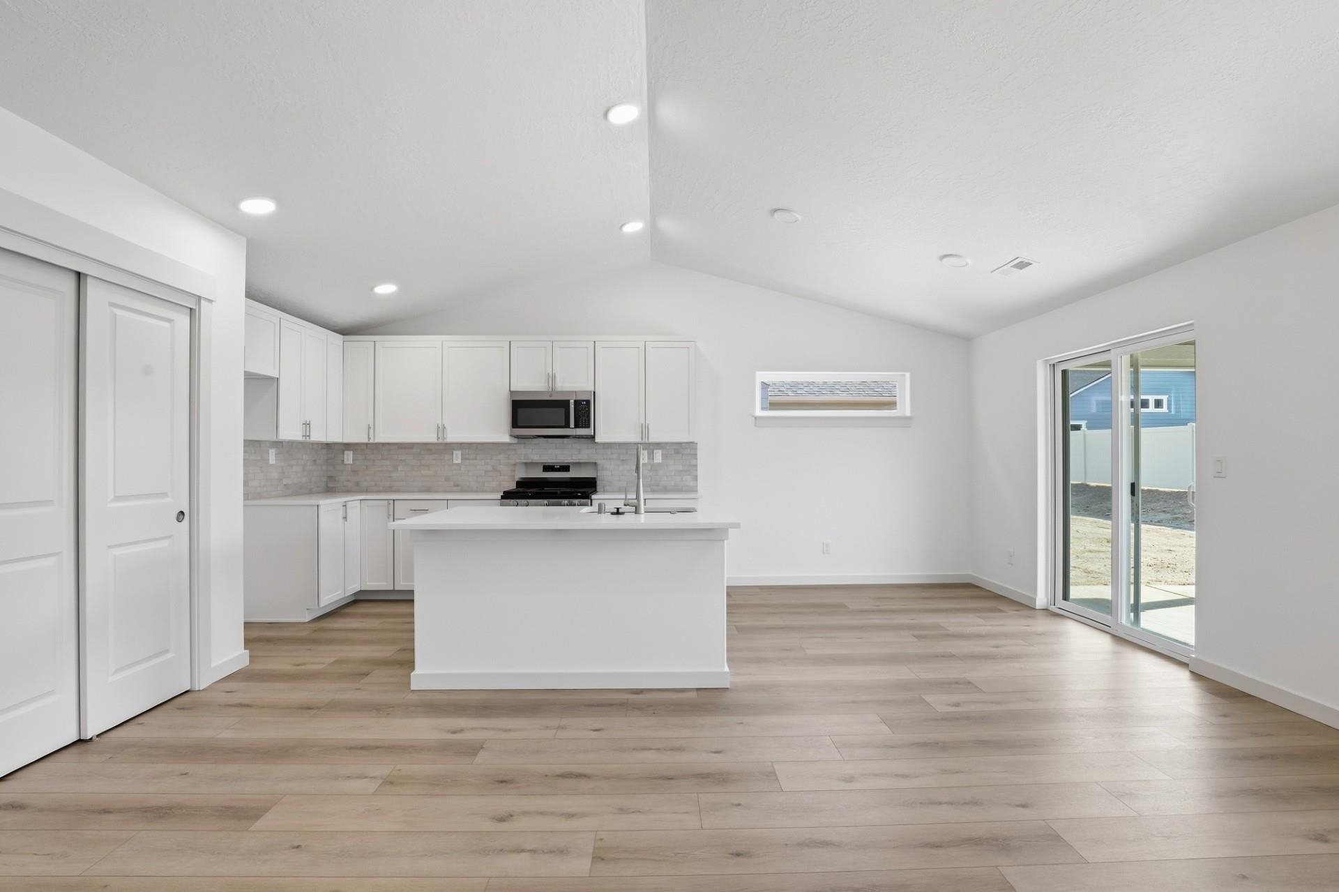 5323 N Ainsworth Ln - Photo 6