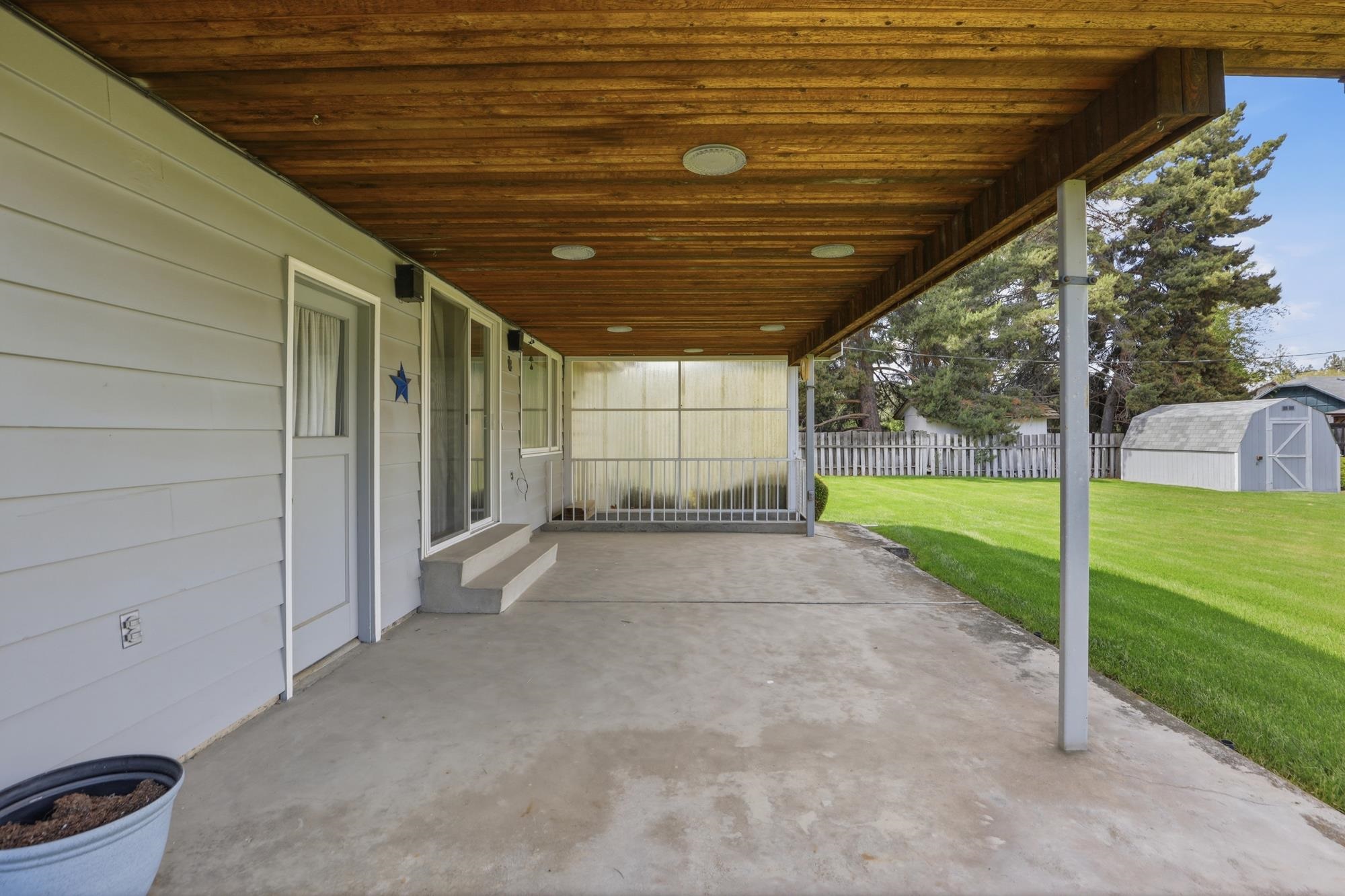 10015 E 18th Ave - Photo 22