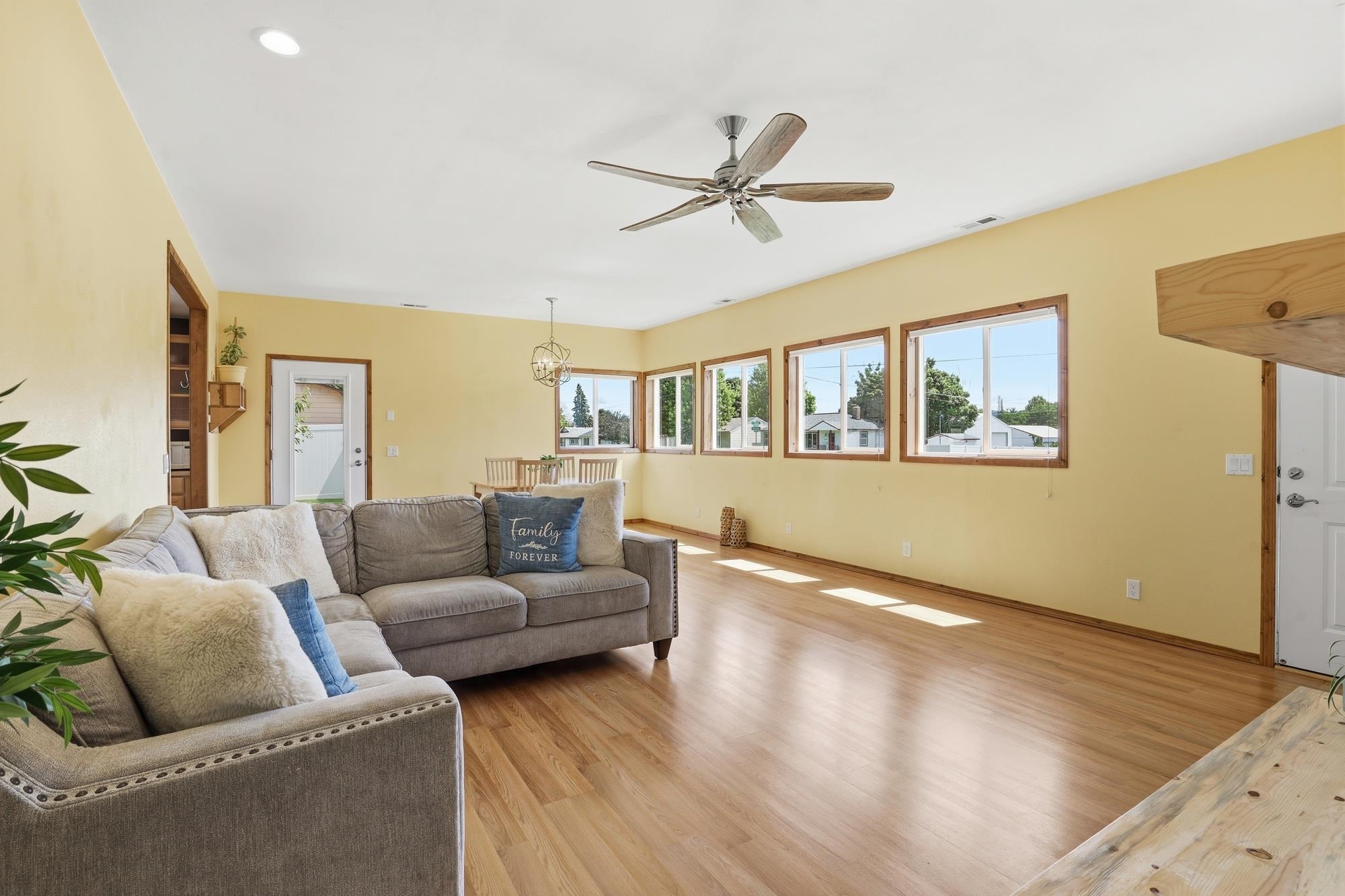 3329 E E Marietta Ave - Photo 8