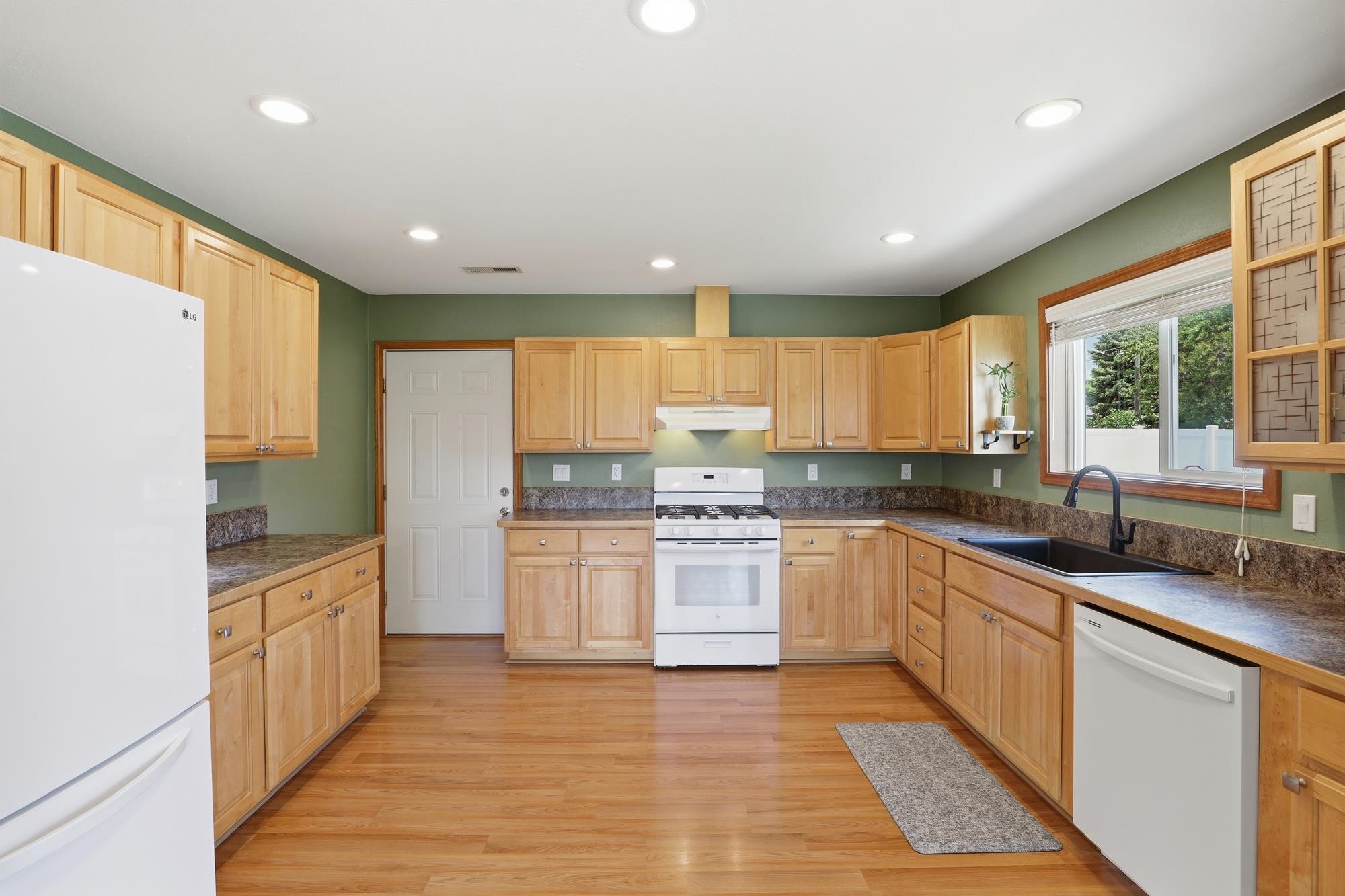 3329 E E Marietta Ave - Photo 7