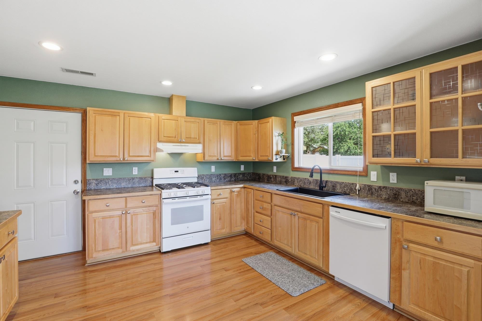 3329 E E Marietta Ave - Photo 10