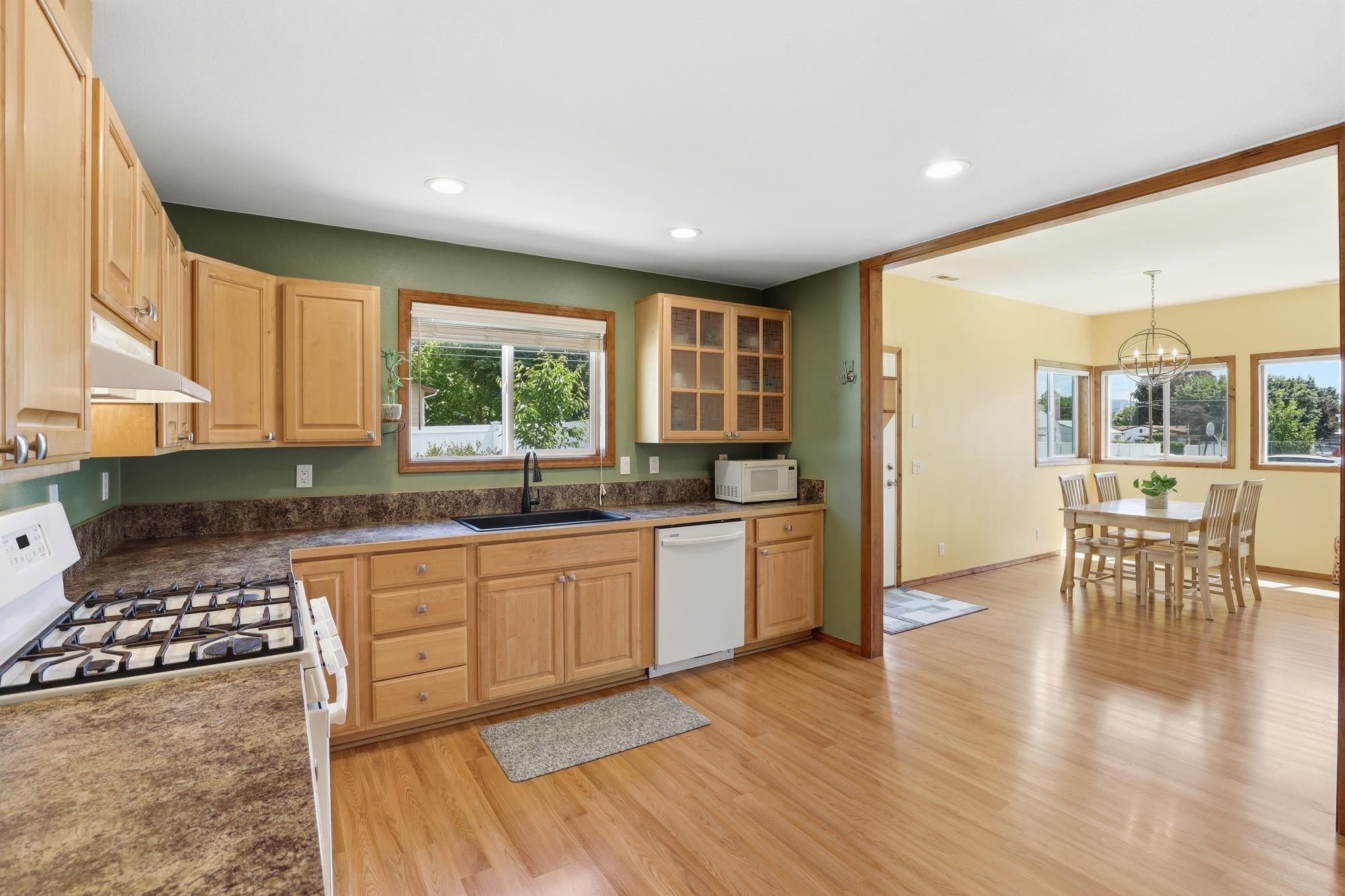 3329 E E Marietta Ave - Photo 9