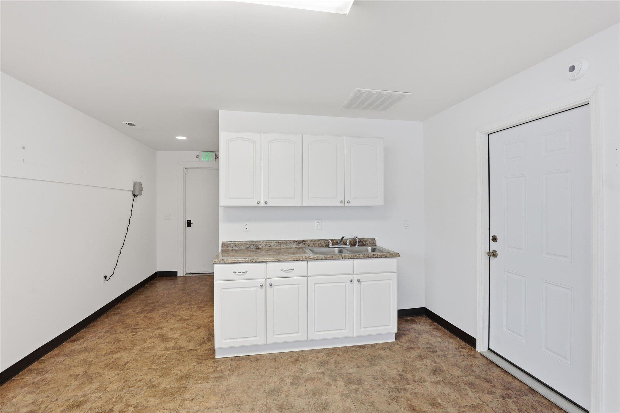 103 W 1st Ave - Photo 14