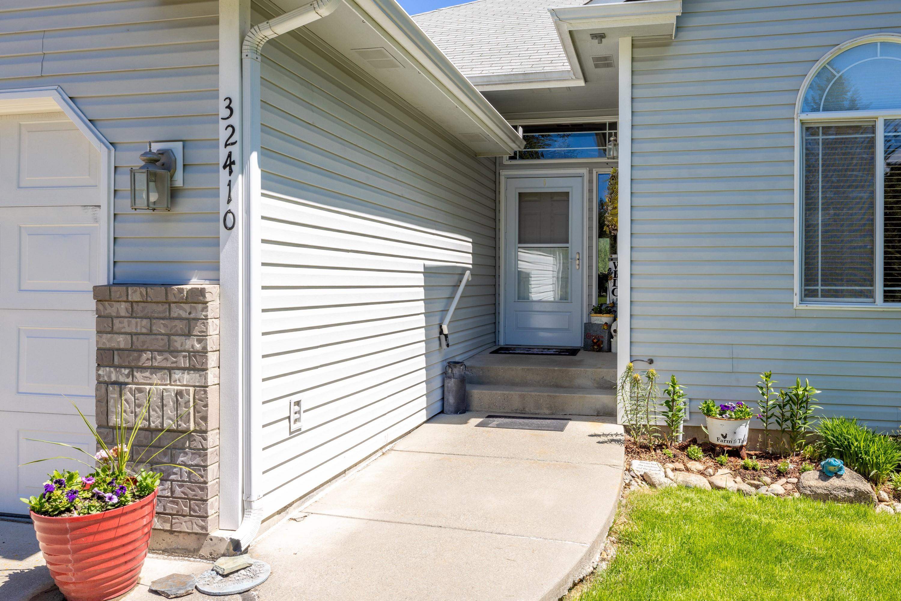 32410 N Ridge Rd - Photo 4