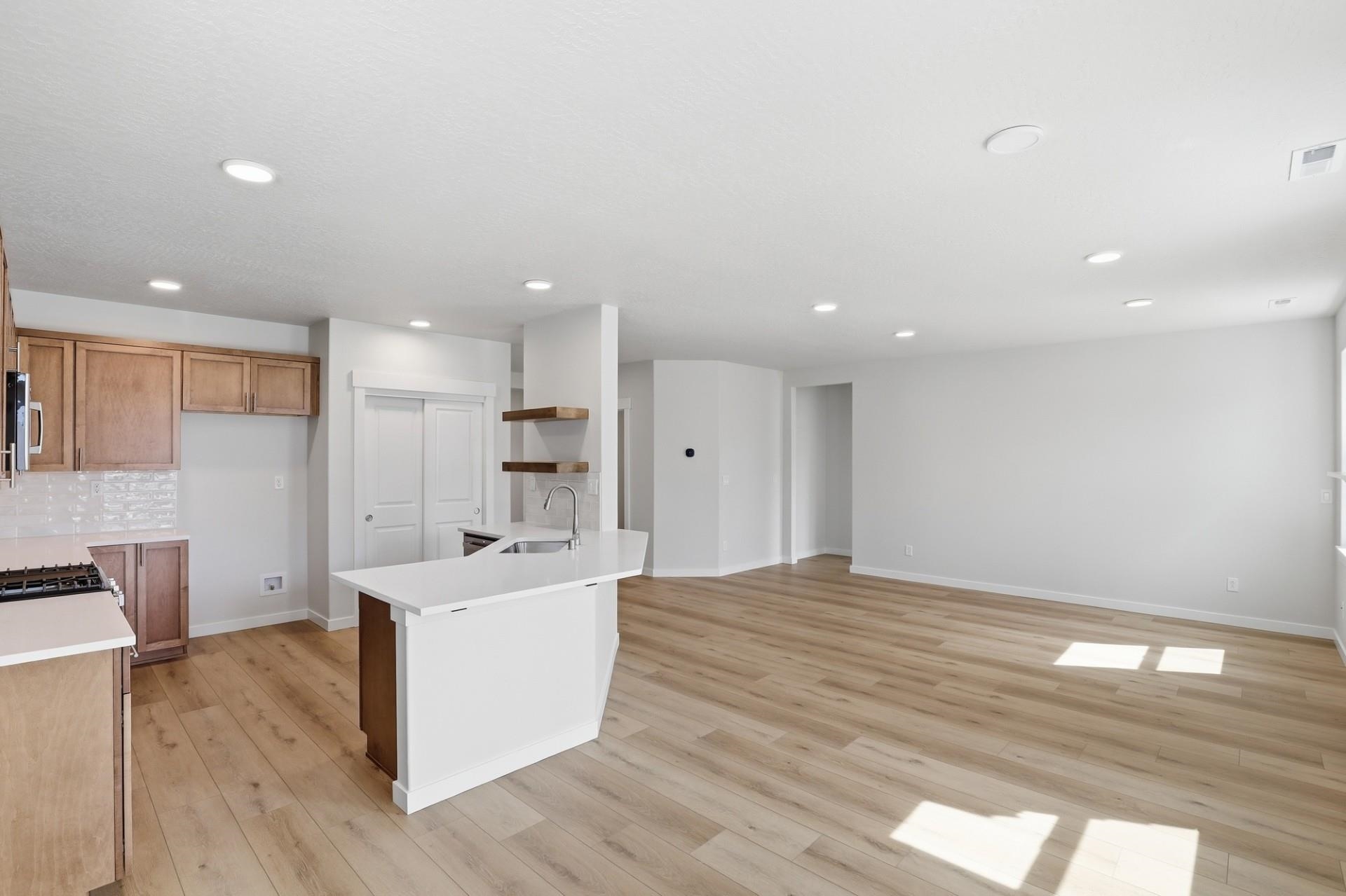 5335 N Ainsworth Ln - Photo 6