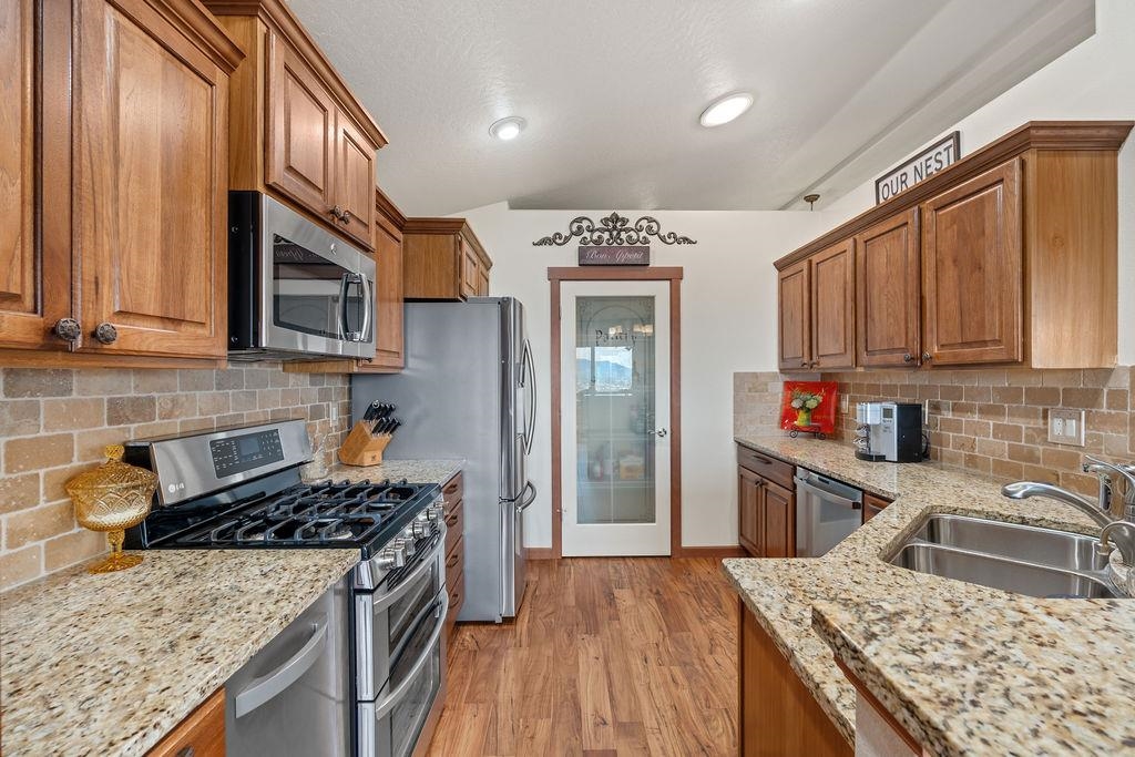 8918 E Clearview Ln - Photo 13