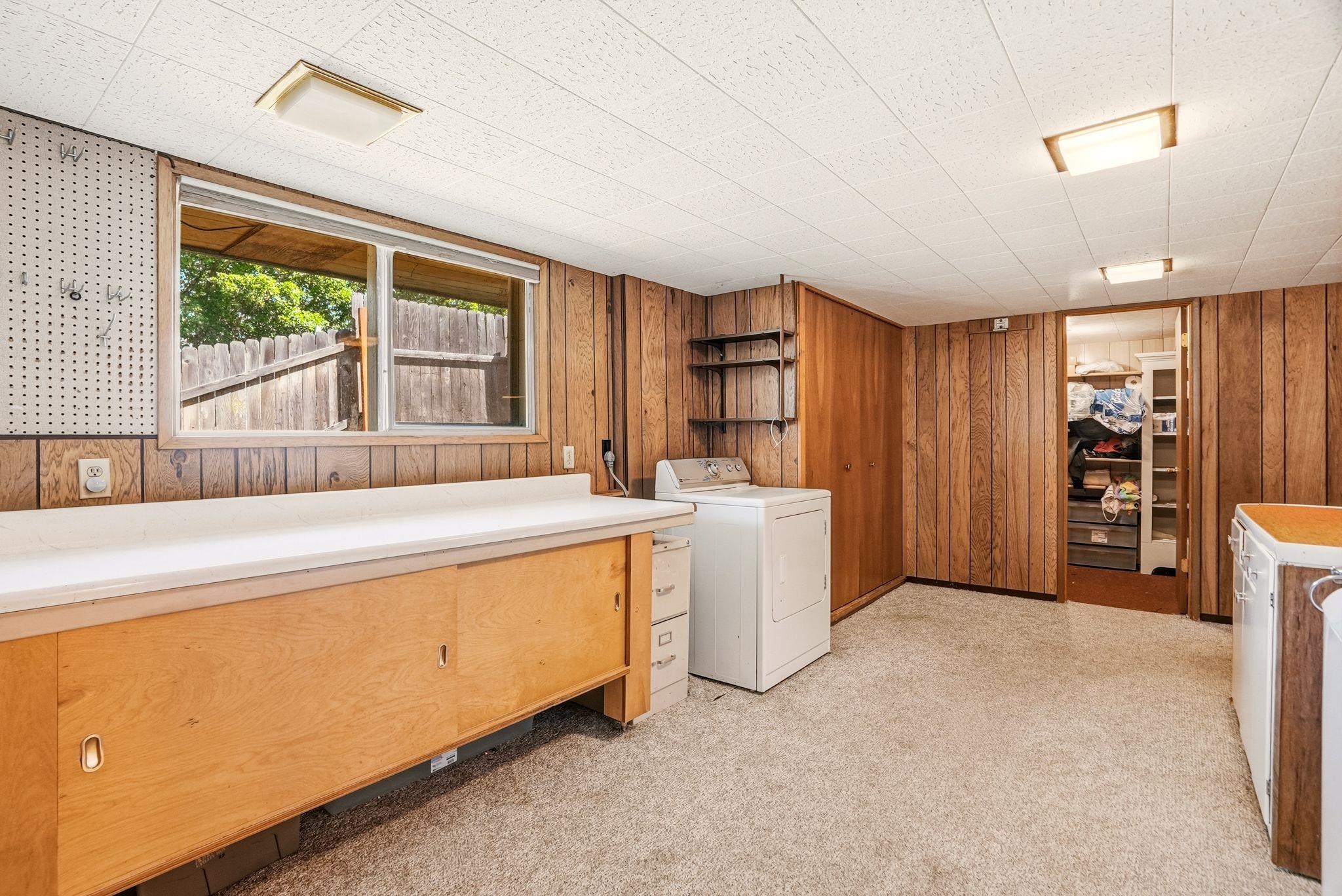 812 S Lake St - Photo 28