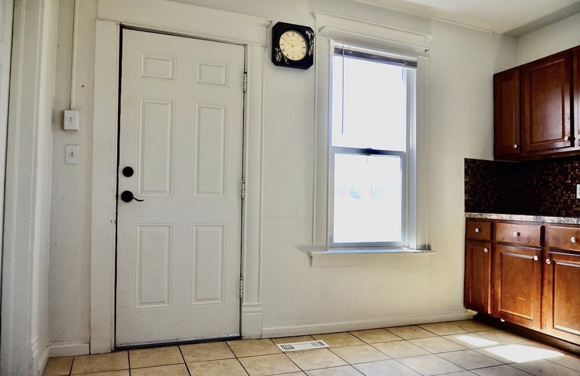 1627 W Knox Ave - Photo 8
