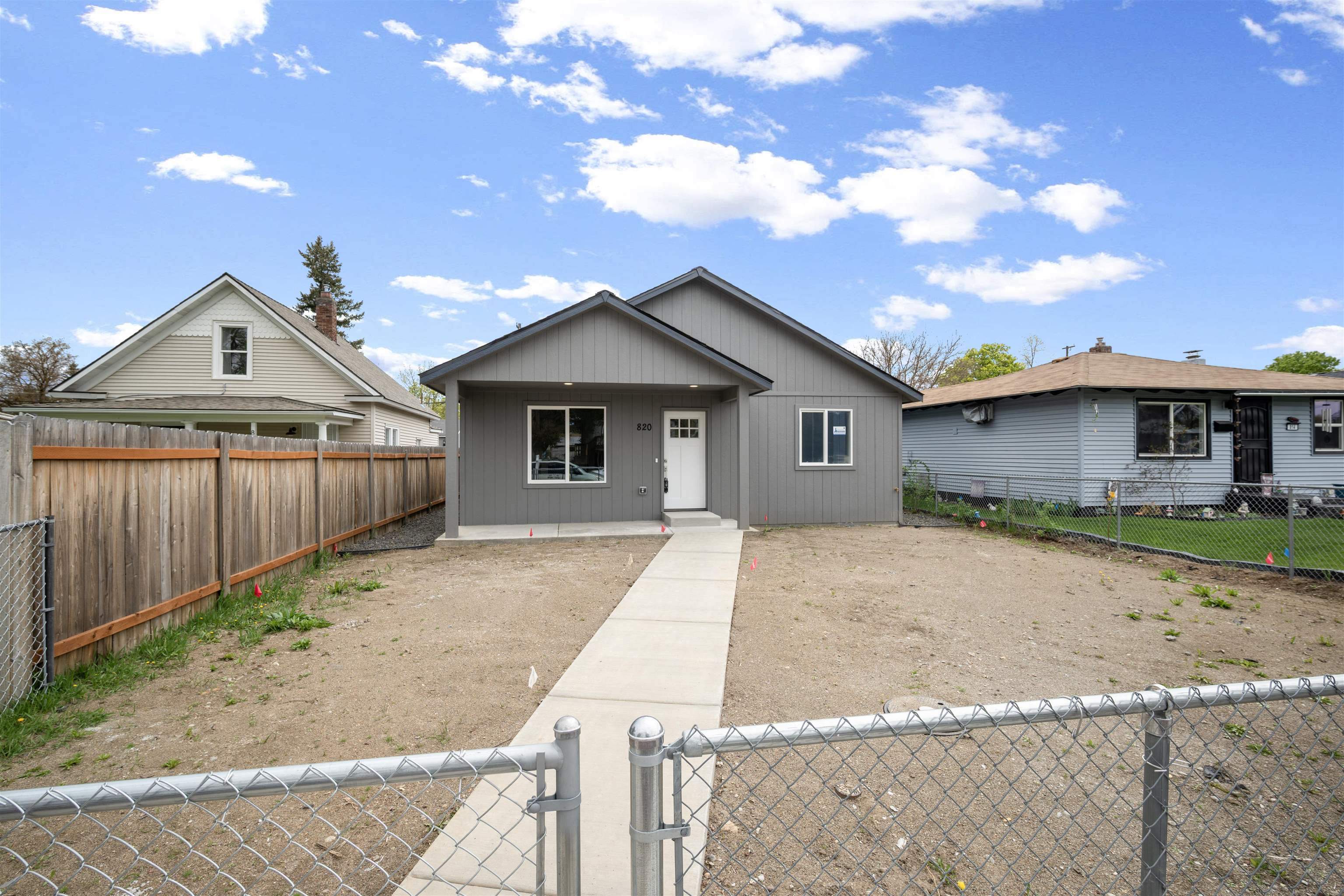 820 E Crown Ave - Photo 2
