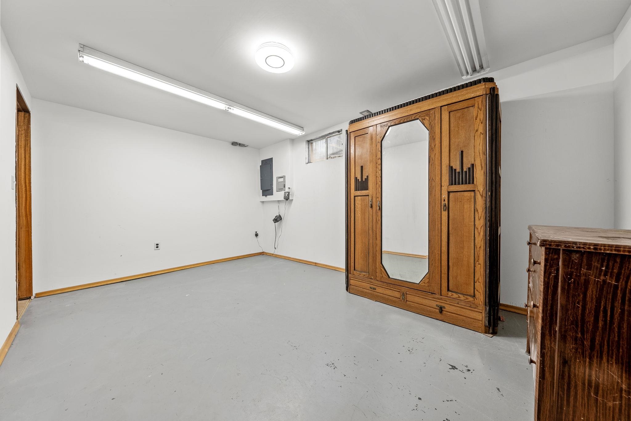 147 N LINDSEY St - Photo 38