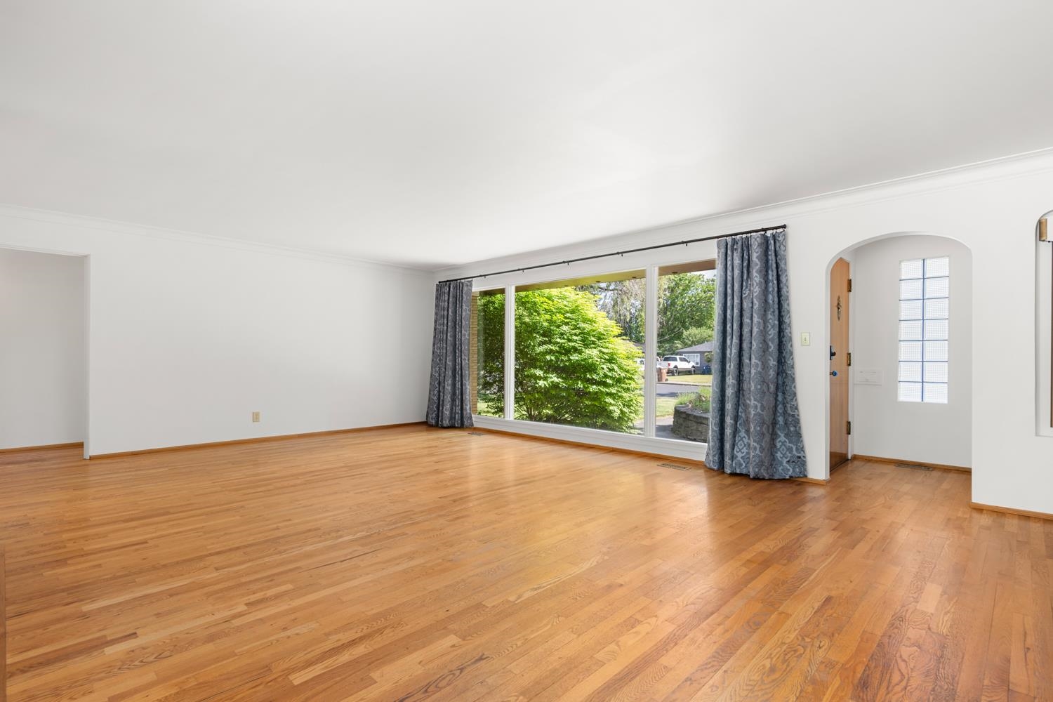 310 W Joseph Ave - Photo 3