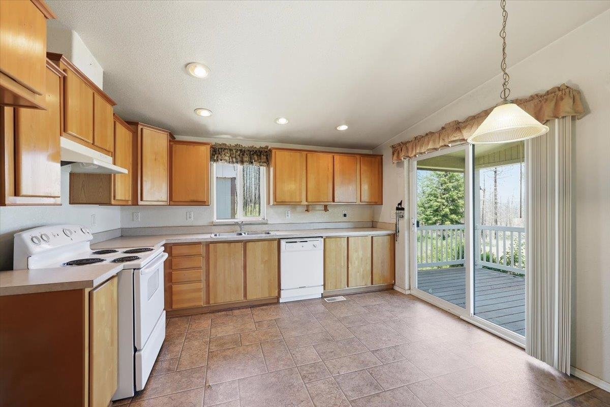 15212 E Eistrup Rd - Photo 5