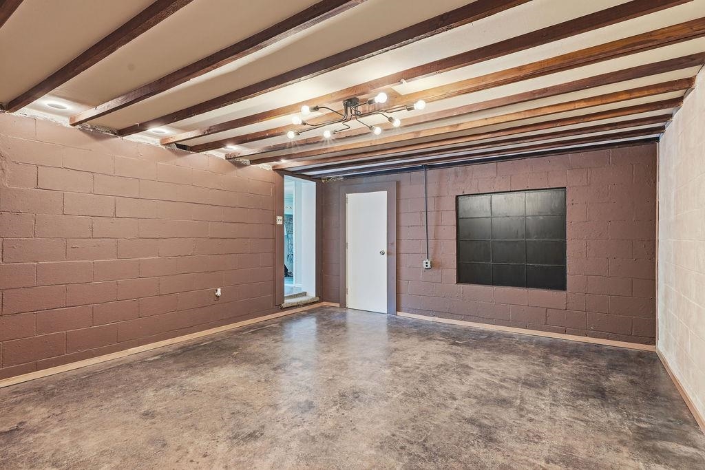 2803 S CHESTNUT St - Photo 36