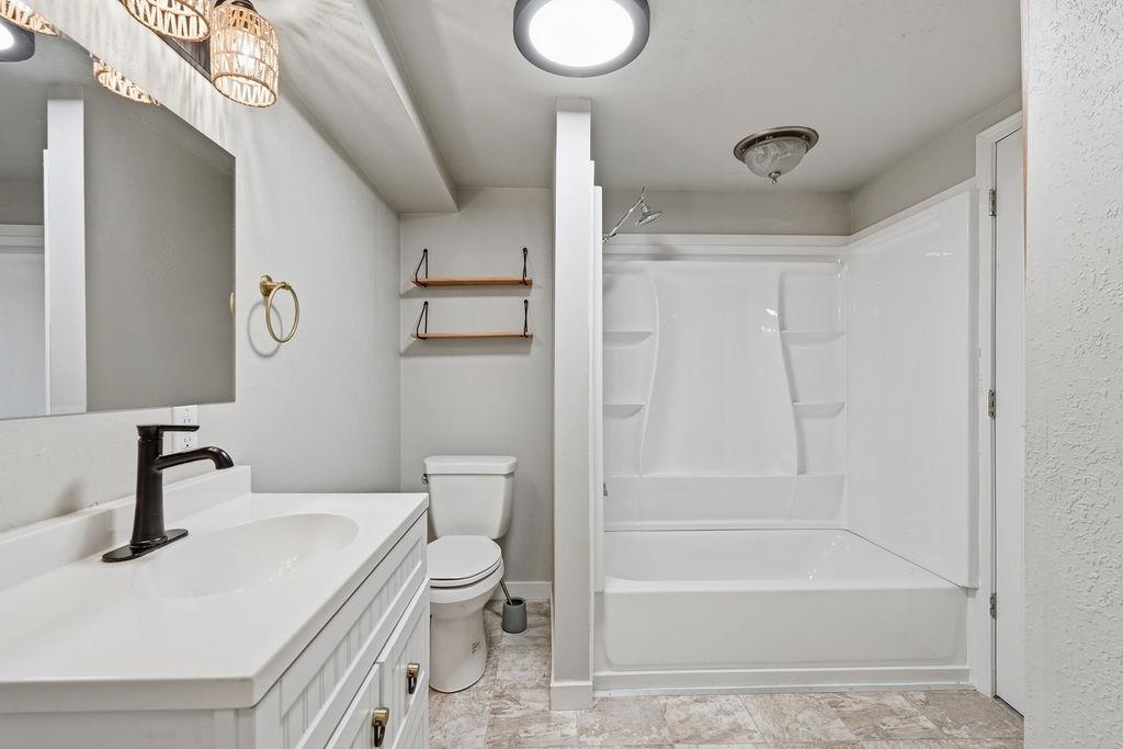 2803 S CHESTNUT St - Photo 42