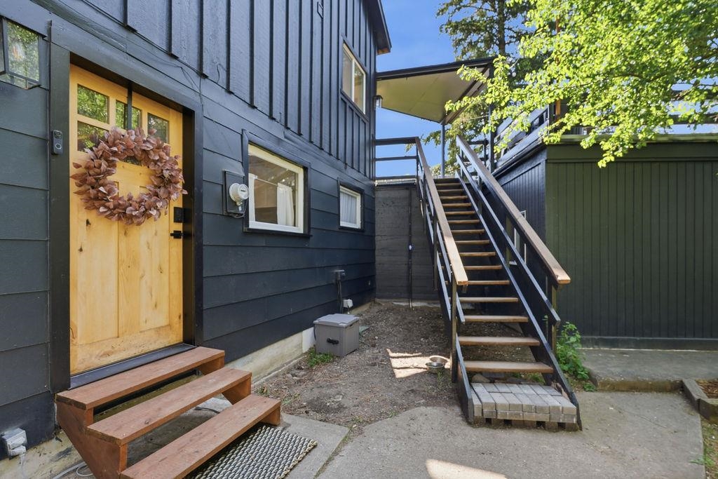 2803 S CHESTNUT St - Photo 9