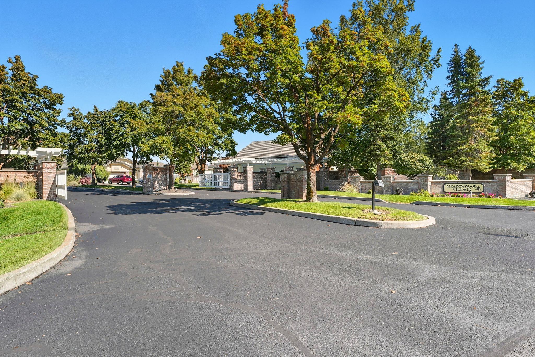 520 N Village Ln - Photo 25
