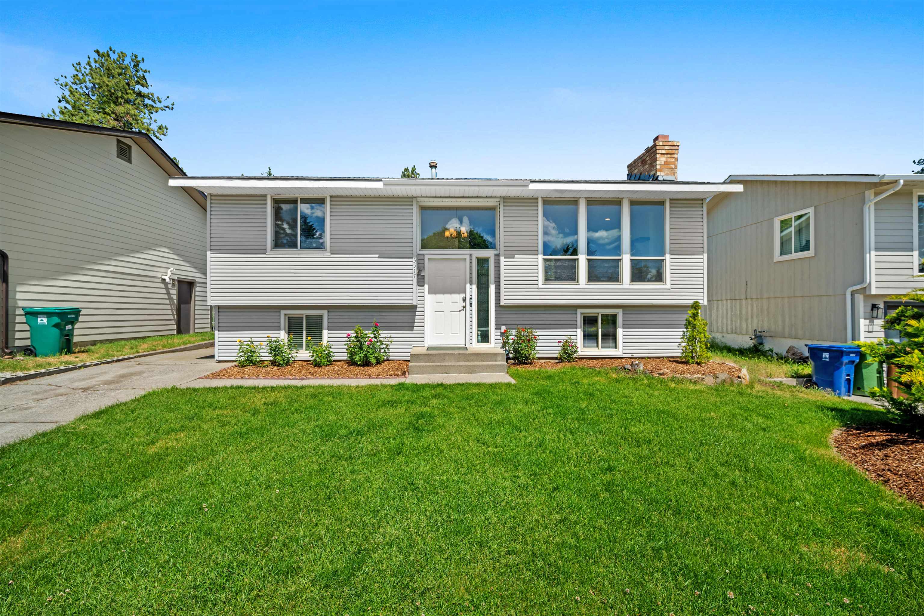 3517 E 36th Ave - Photo 1