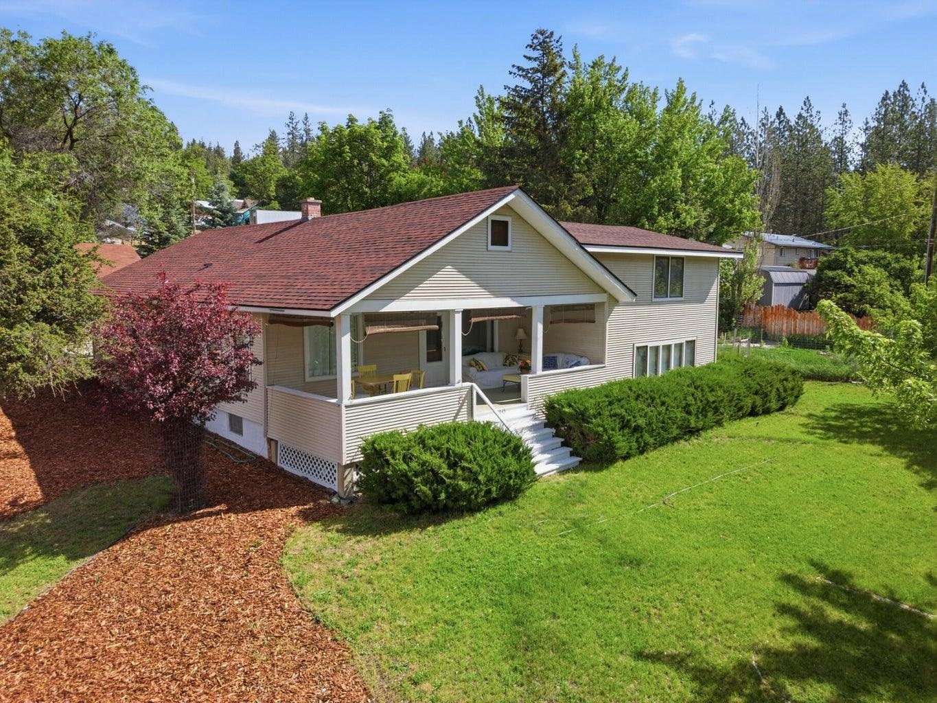 1045 E 8Th Ave - Photo 1