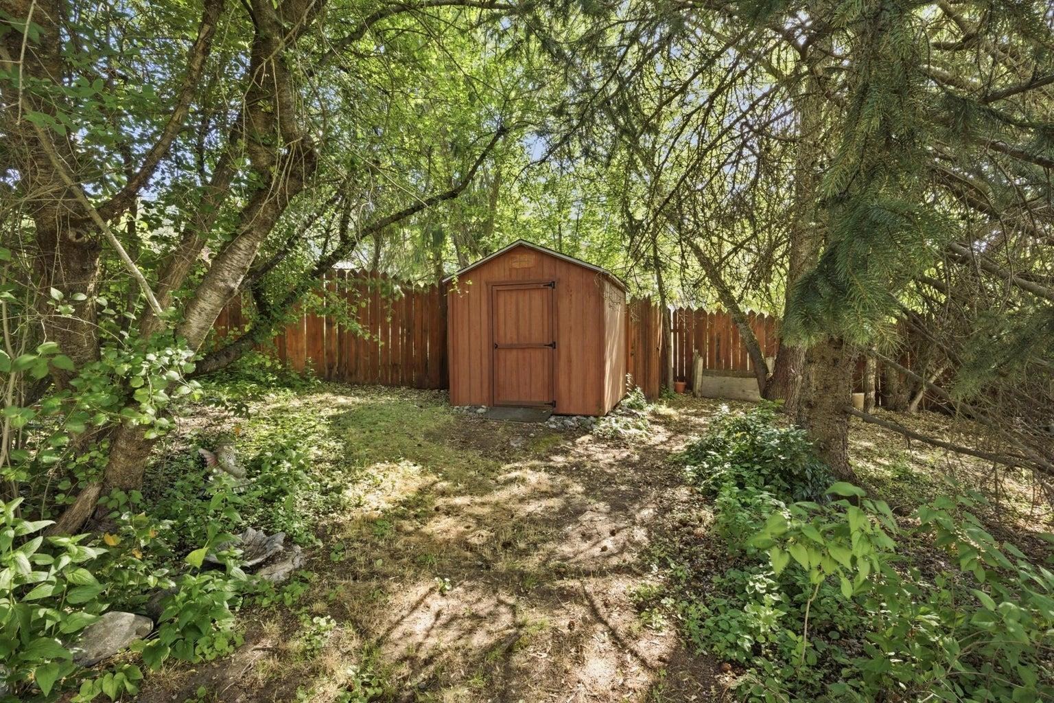 1045 E 8Th Ave - Photo 5