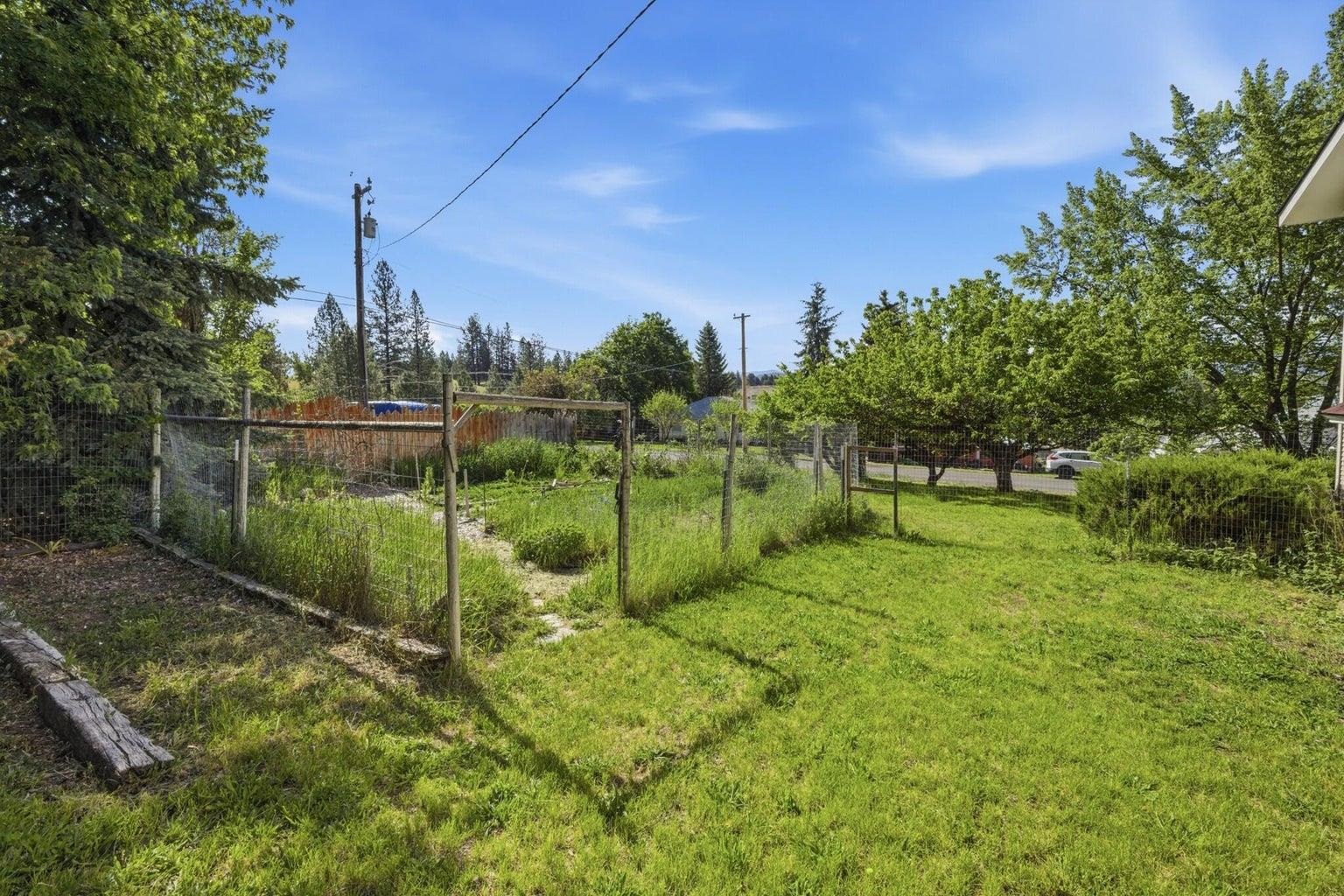 1045 E 8Th Ave - Photo 7