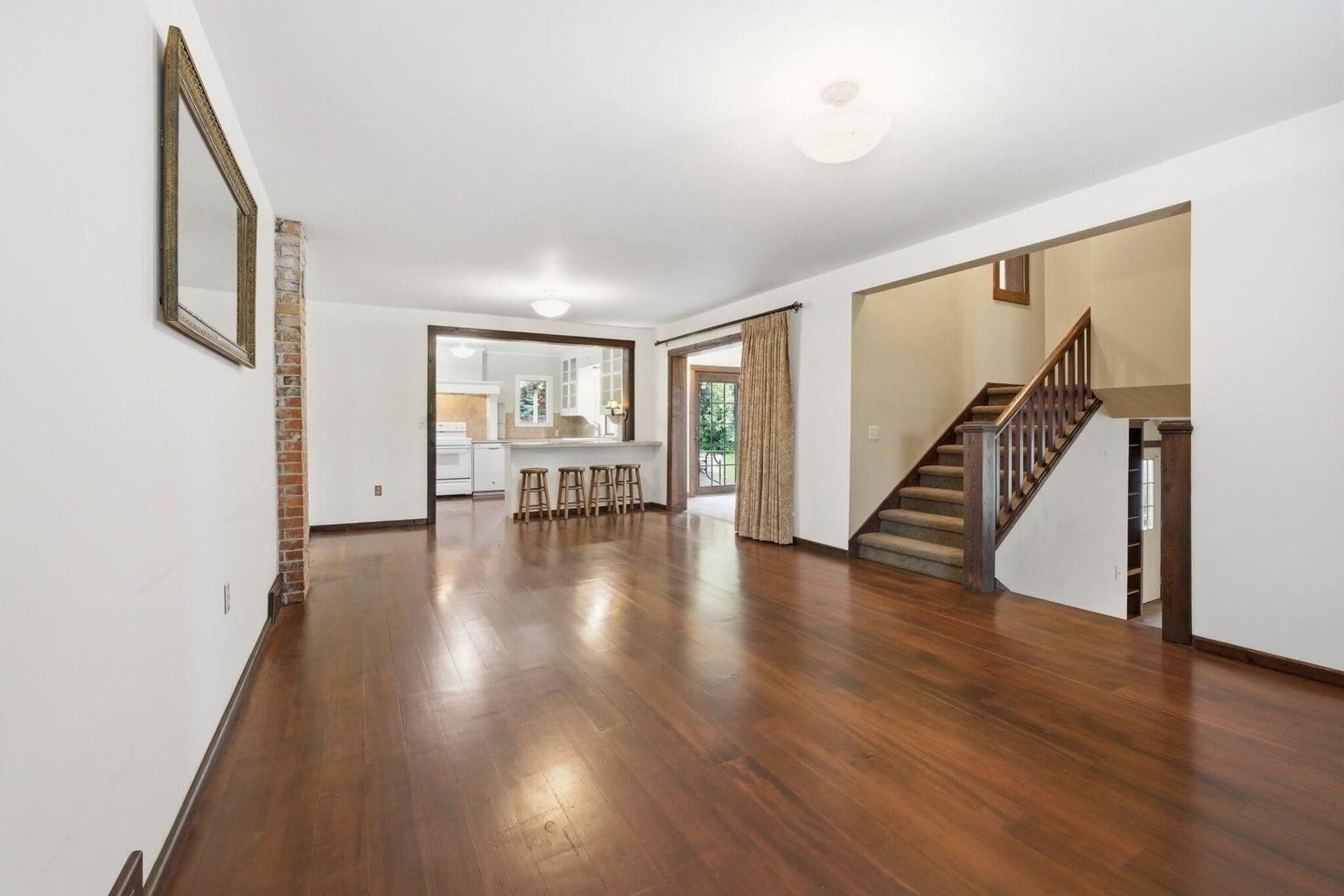 1045 E 8Th Ave - Photo 10