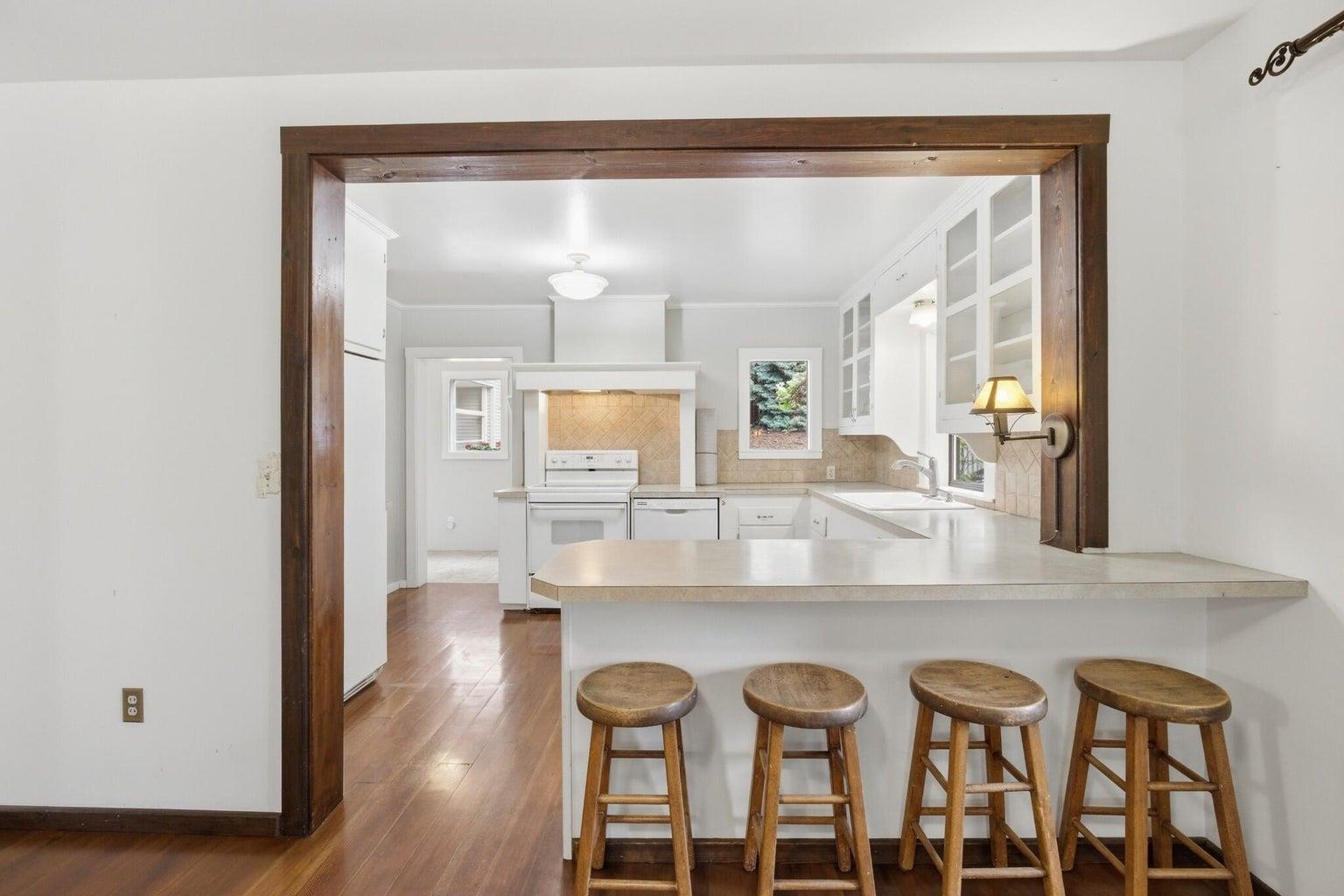 1045 E 8Th Ave - Photo 15