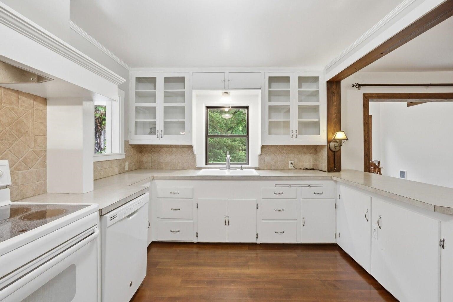 1045 E 8Th Ave - Photo 16