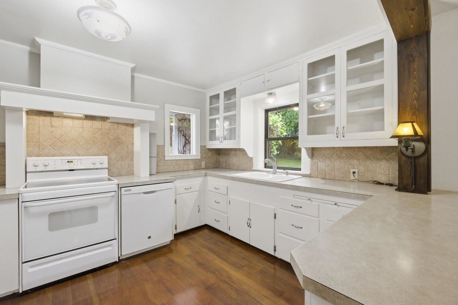 1045 E 8Th Ave - Photo 18