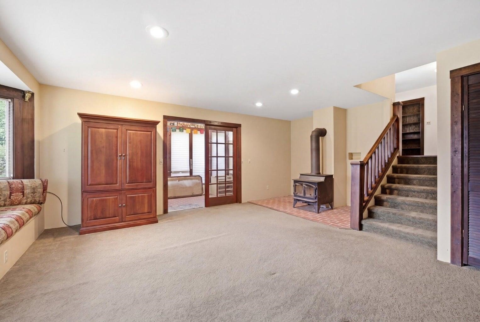 1045 E 8Th Ave - Photo 25