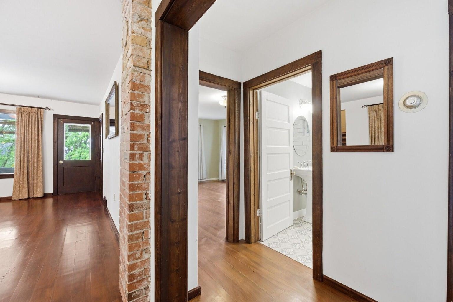 1045 E 8Th Ave - Photo 29