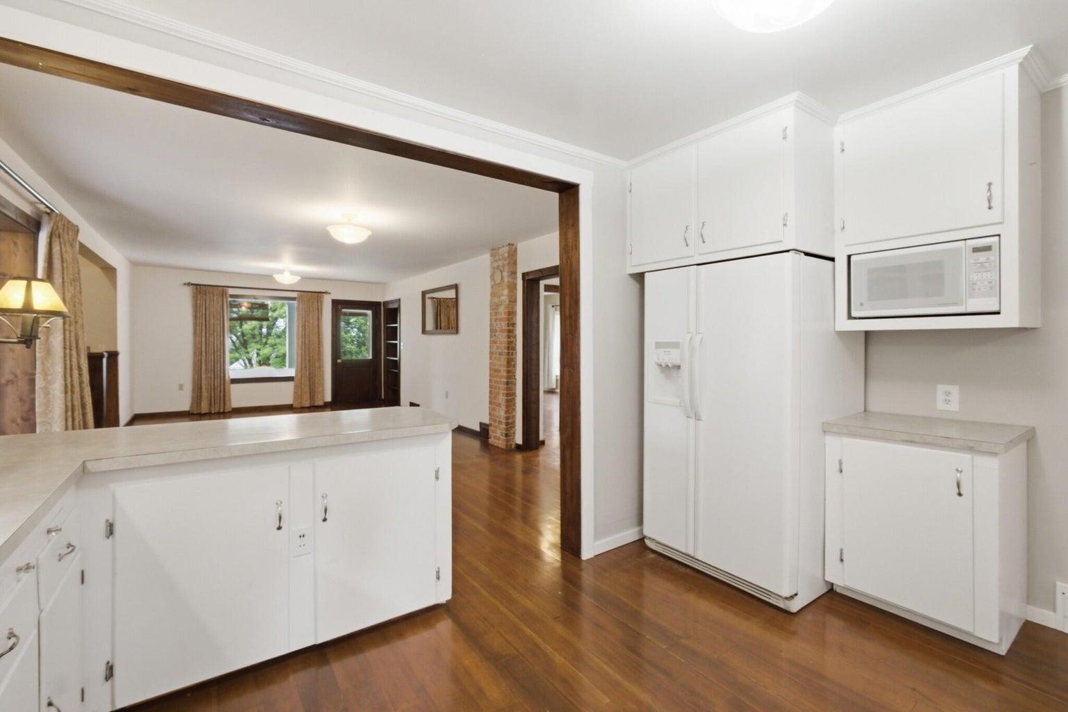 1045 E 8Th Ave - Photo 35