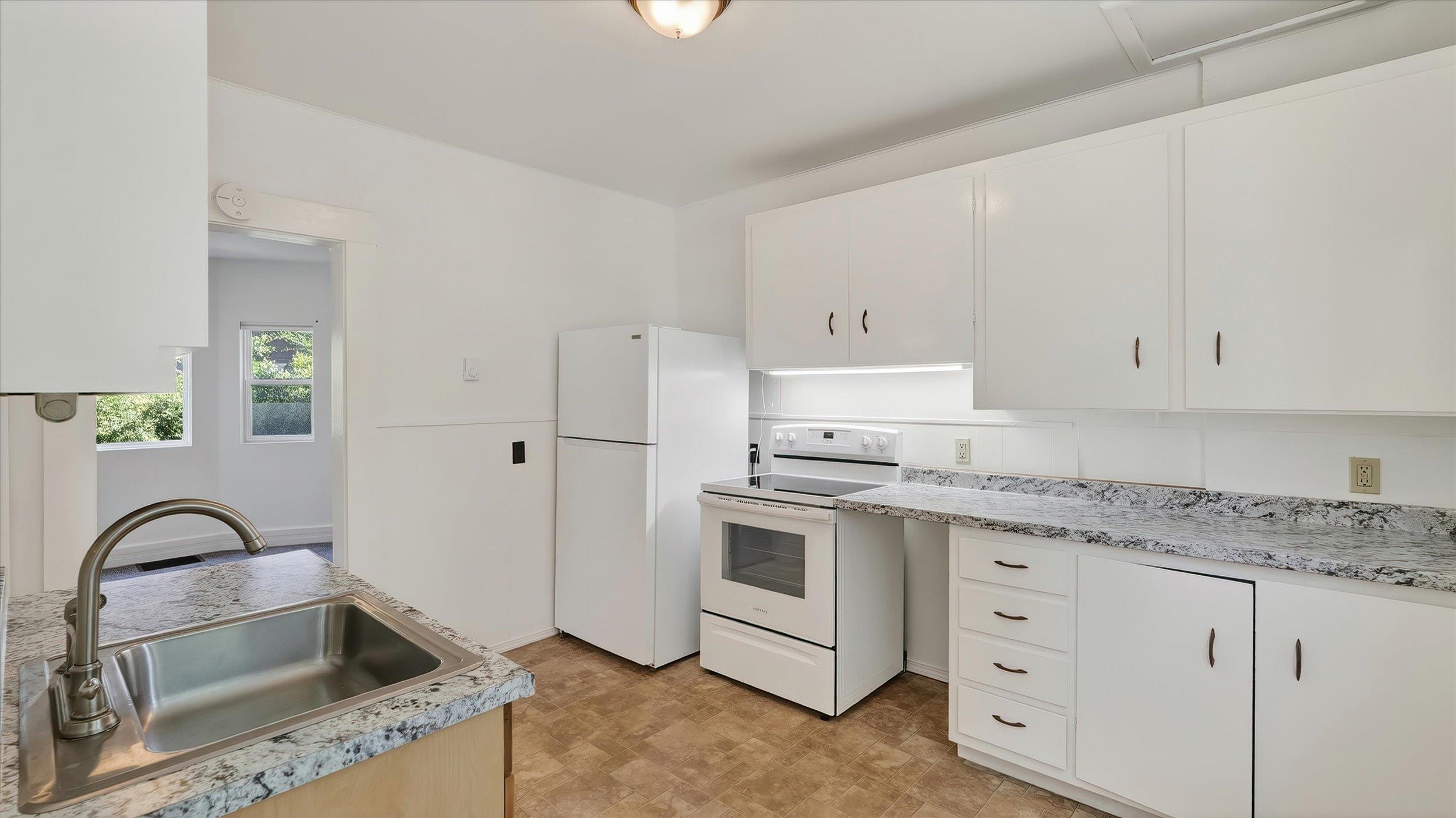 1130 W Nora Ave - Photo 4