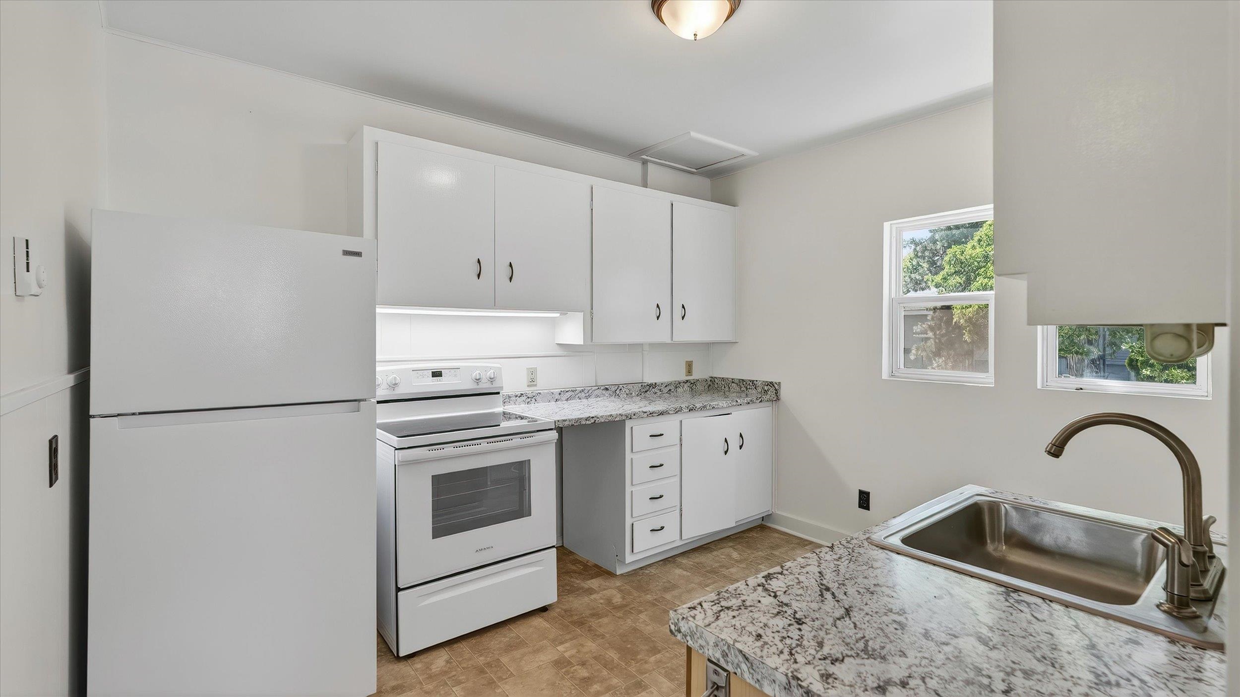 1130 W Nora Ave - Photo 6