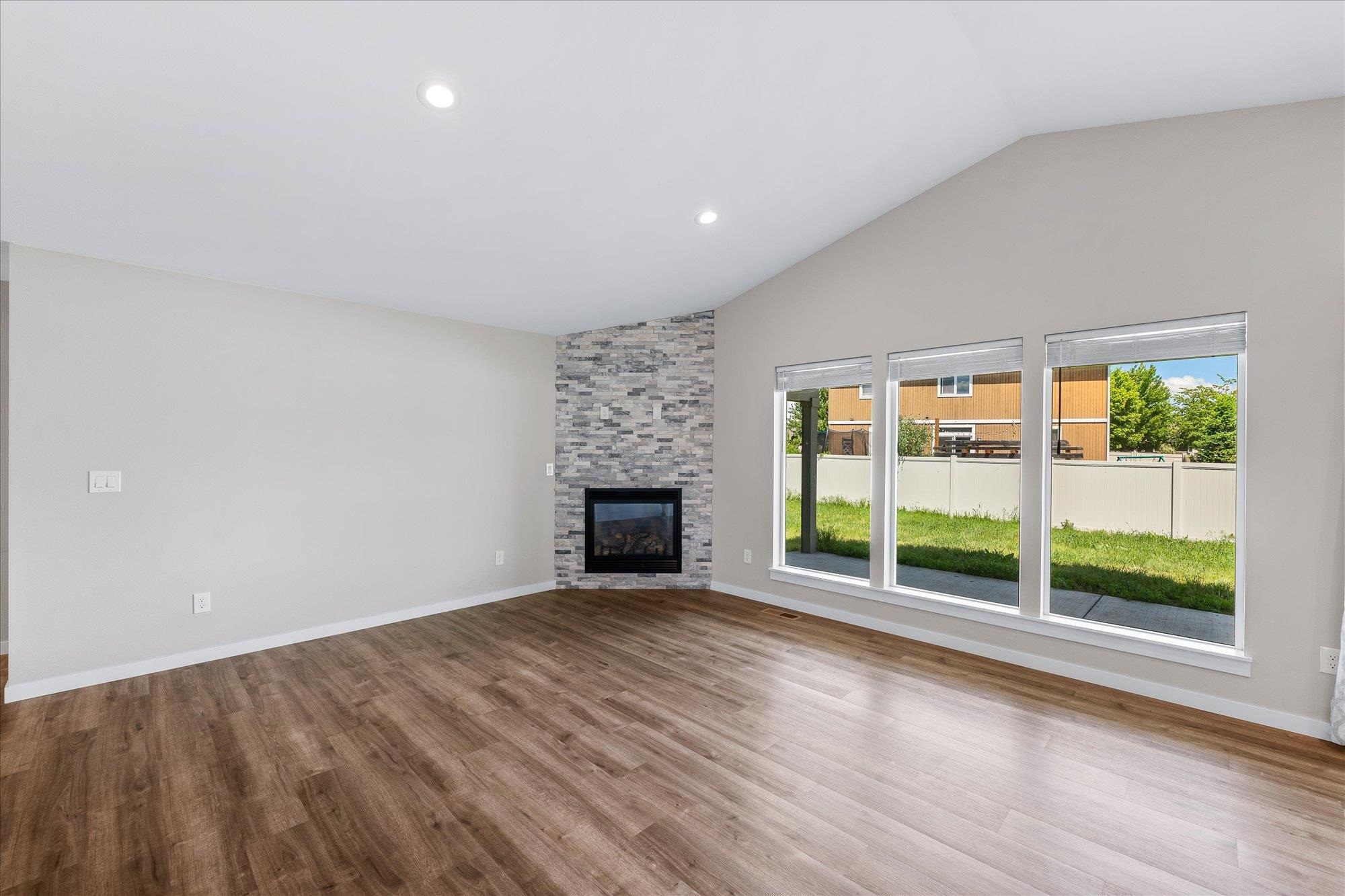 7702 N Five Mile Rd - Photo 4