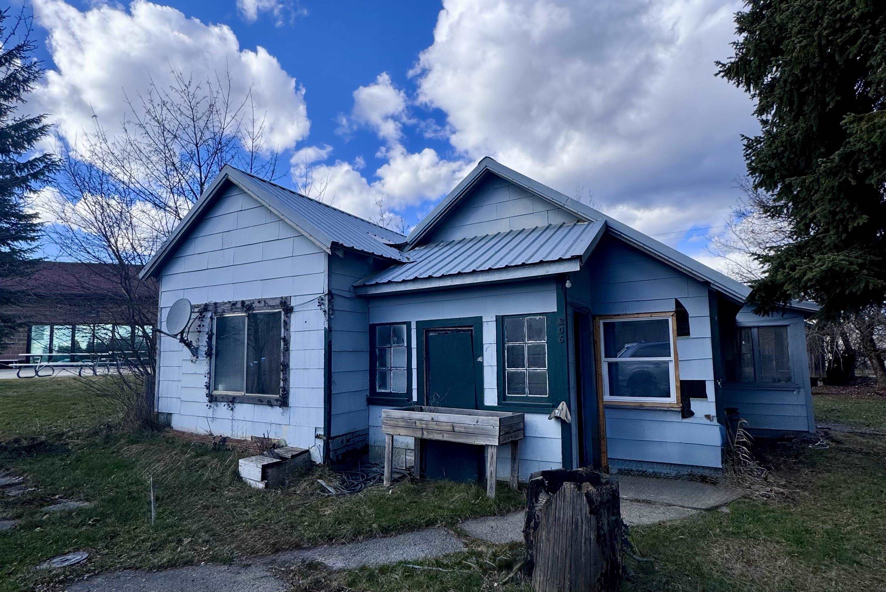 206 E Blackwell St - Photo 1
