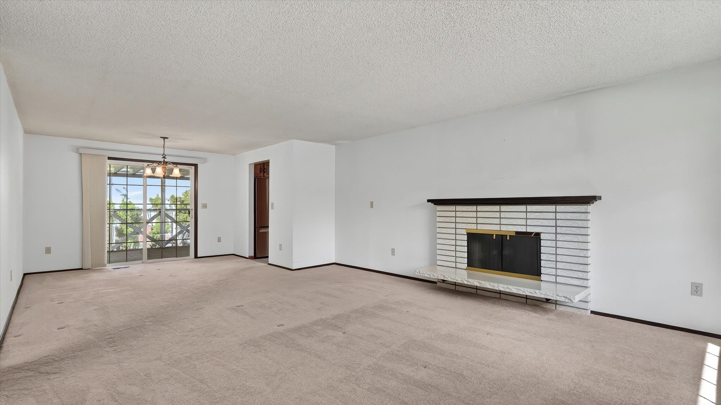 608 W Regina Ave - Photo 3