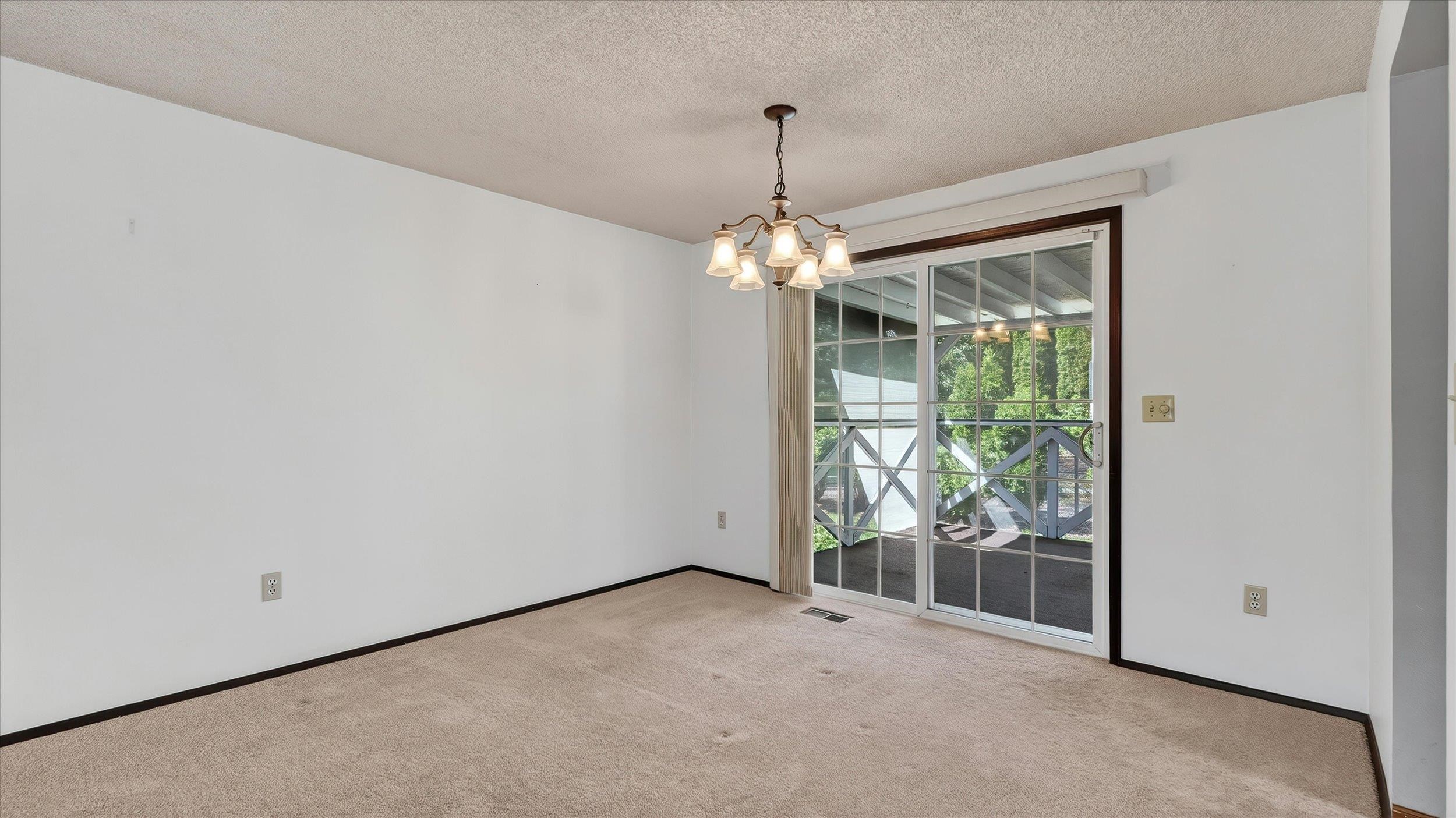 608 W Regina Ave - Photo 6
